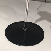 Lampe réglable en métal laqué noir et chrome. Travail français. Vers 1970