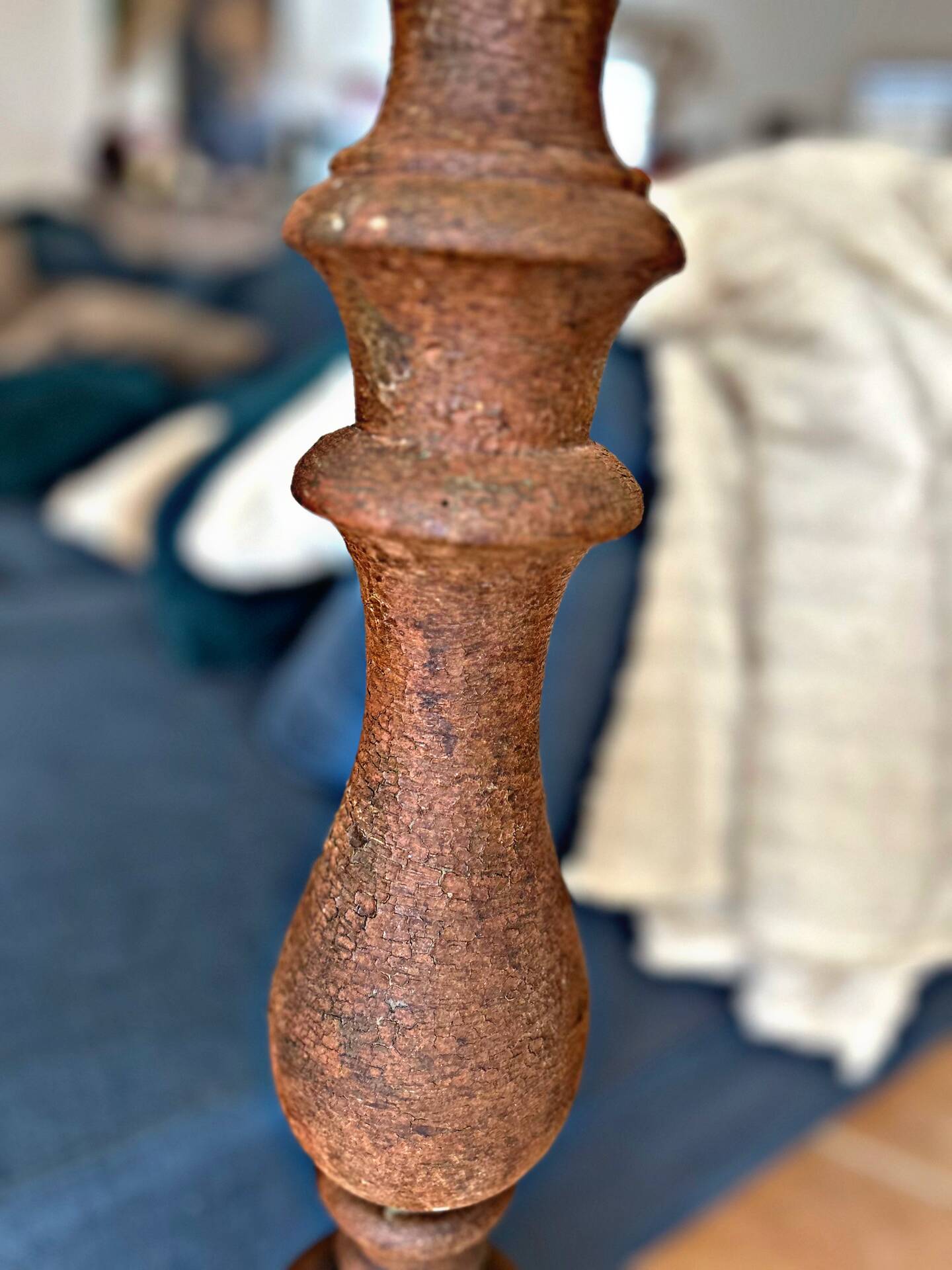 Large hand-patinated wooden candlestick – 100 cm – Unique piece