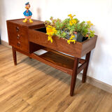 Scandinavian planter