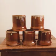 Lot de 5 tasses gobelets • A. Bugnon 