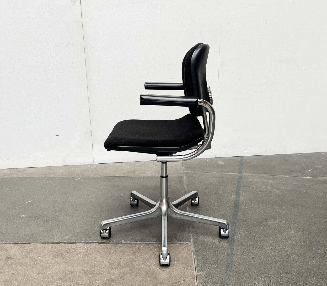 Vintage swivel office chair German model Eurochair 5600 by Fritz Makiol for Girsberger, 1970s.