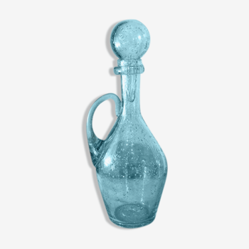 Carafe en verre bullé bleu