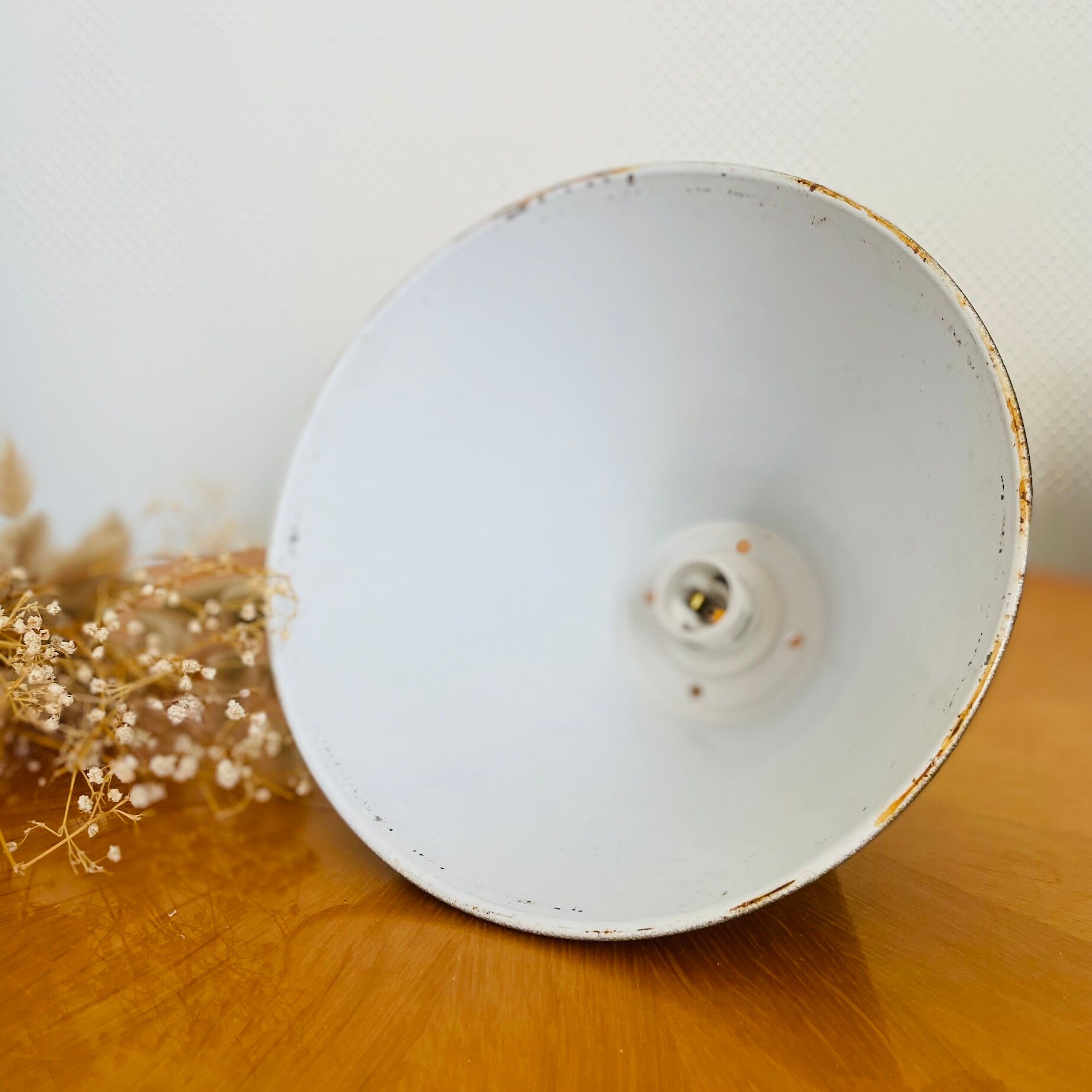 Vintage suspension lamp in green and white enamelled sheet metal