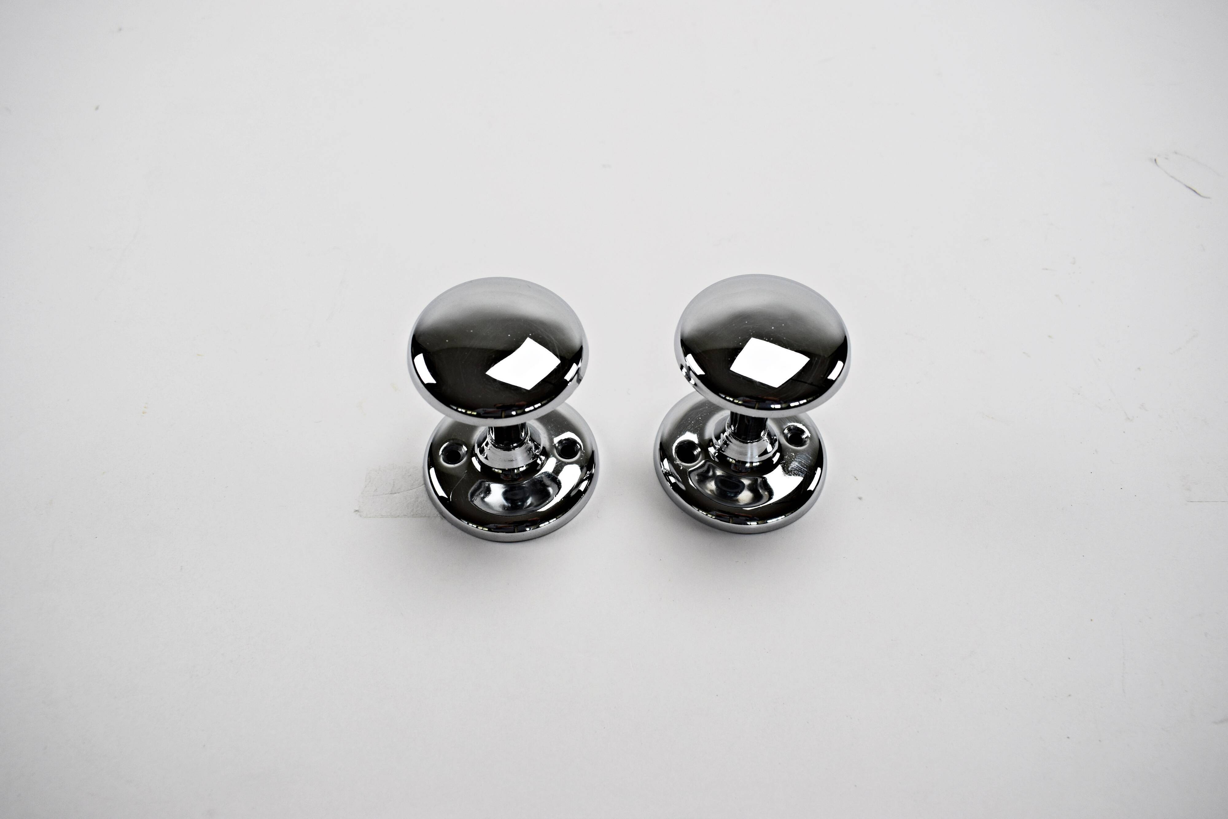 2 chrome metal hooks