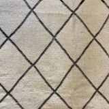 Berber carpet in beige wool with diamonds 140x105