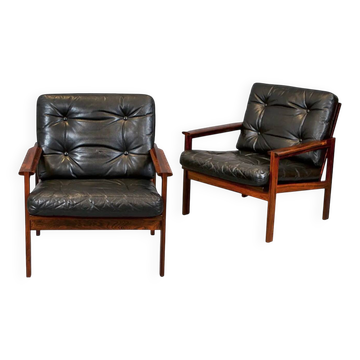 Paire de fauteuils Capella par Illum Wikkelso