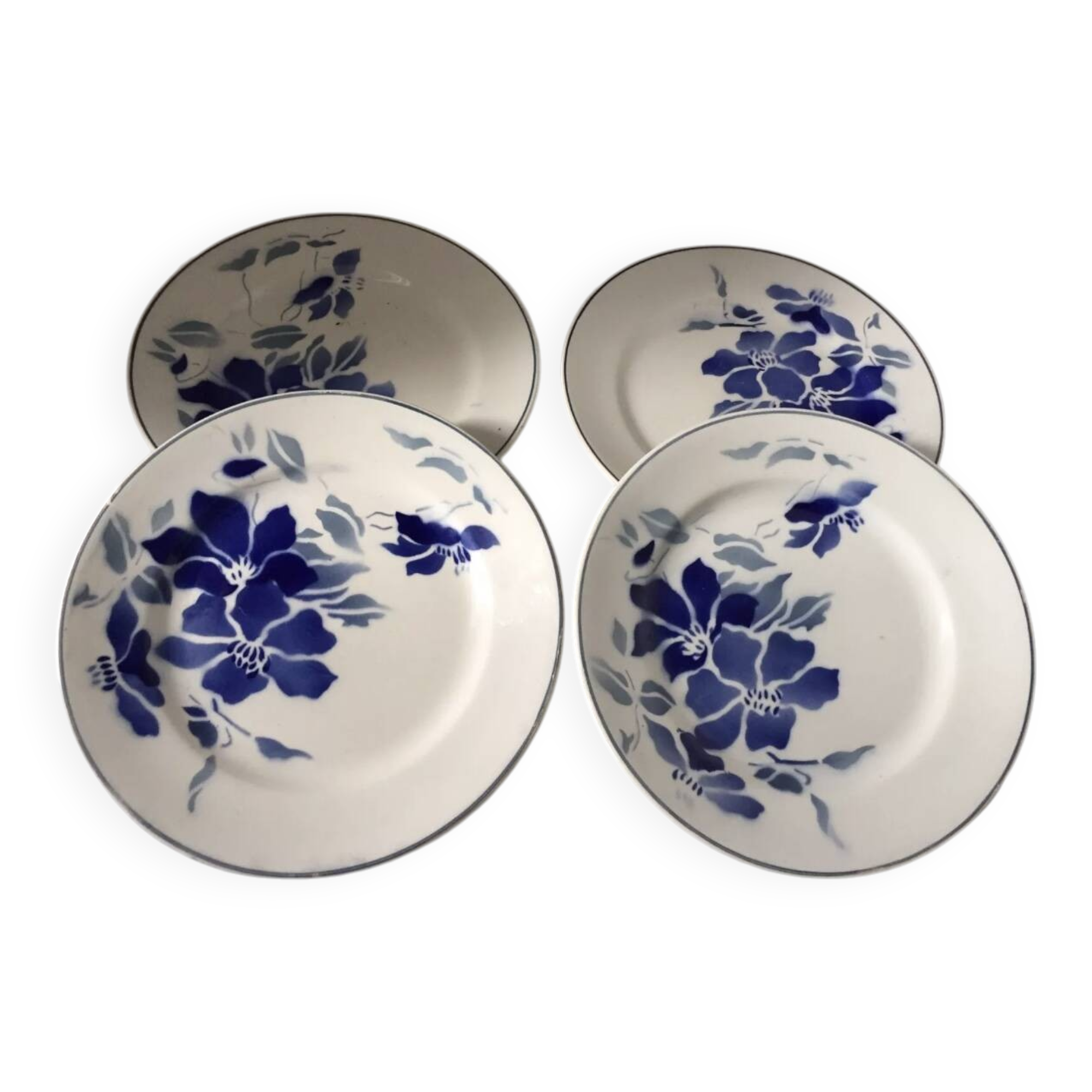 Set of 4 Longchamp Terre de fer plates with flower decoration