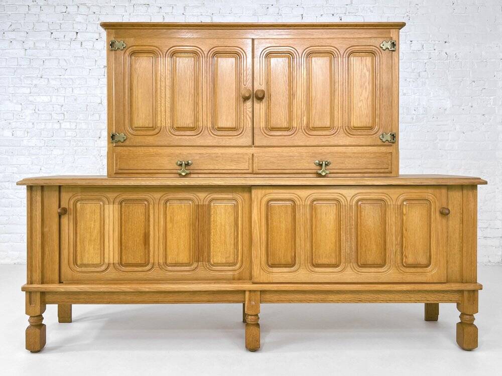 Enfilade Midboard Mathias in oak and brass by Guillerme and Chambron