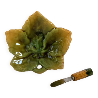 Ceramic leaf butter dish and its knife