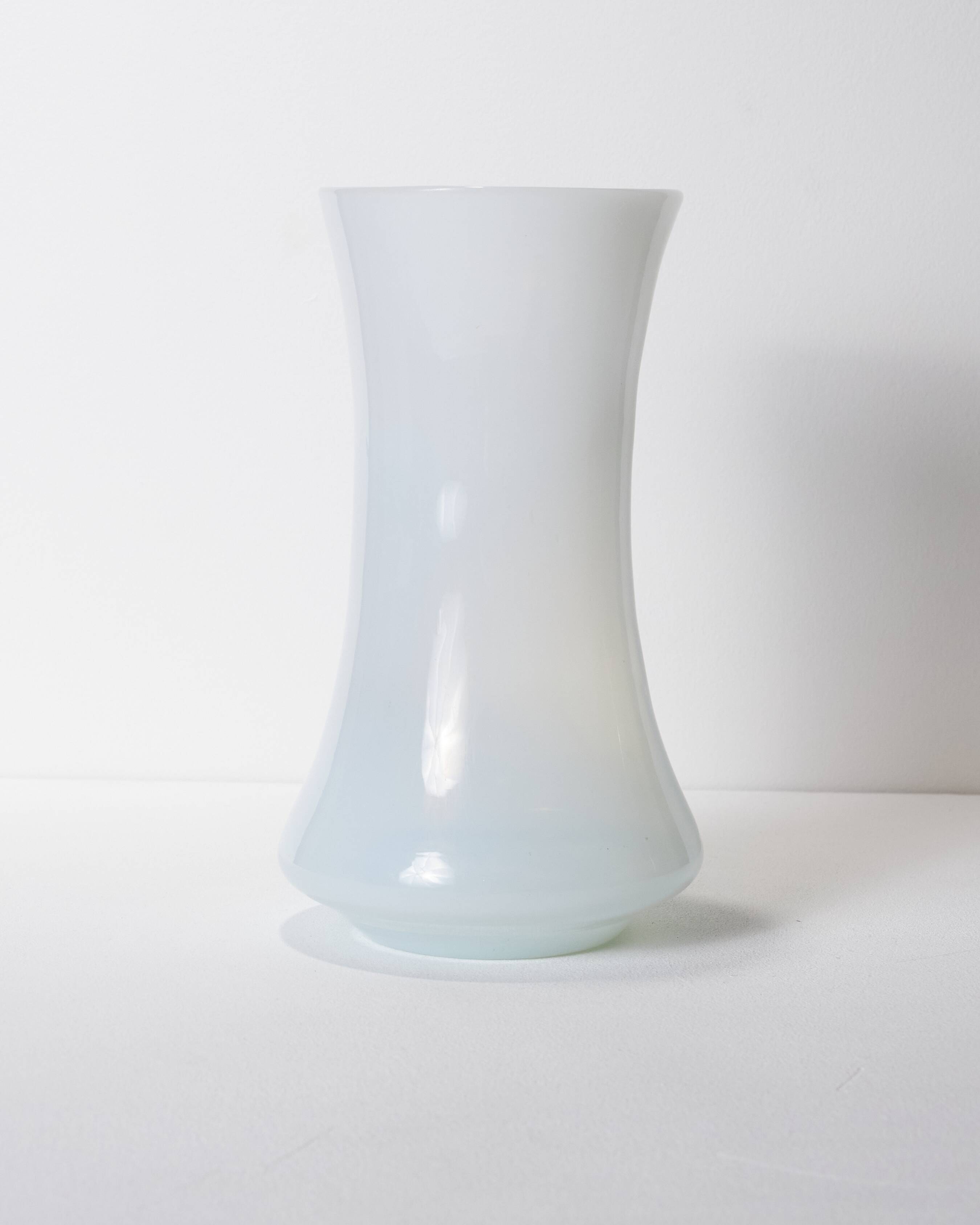 Cylindrical vase in opalescent glass, 1960