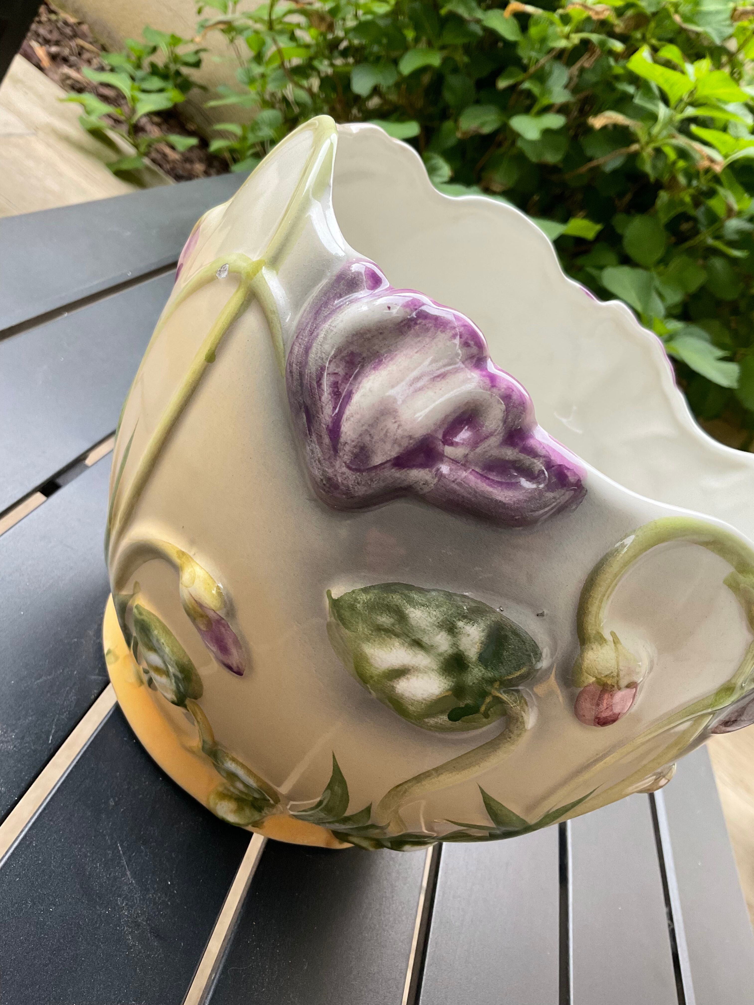 Pot cover Earthenware .decorations flowers