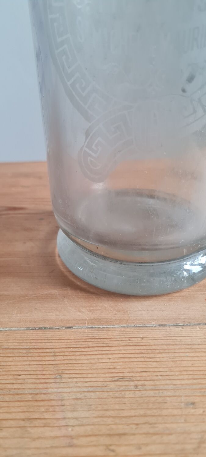 Bouteille ancienne en verre soufflé