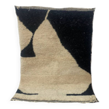 Handcrafted Moroccan Berber carpet 142 x 87 CM