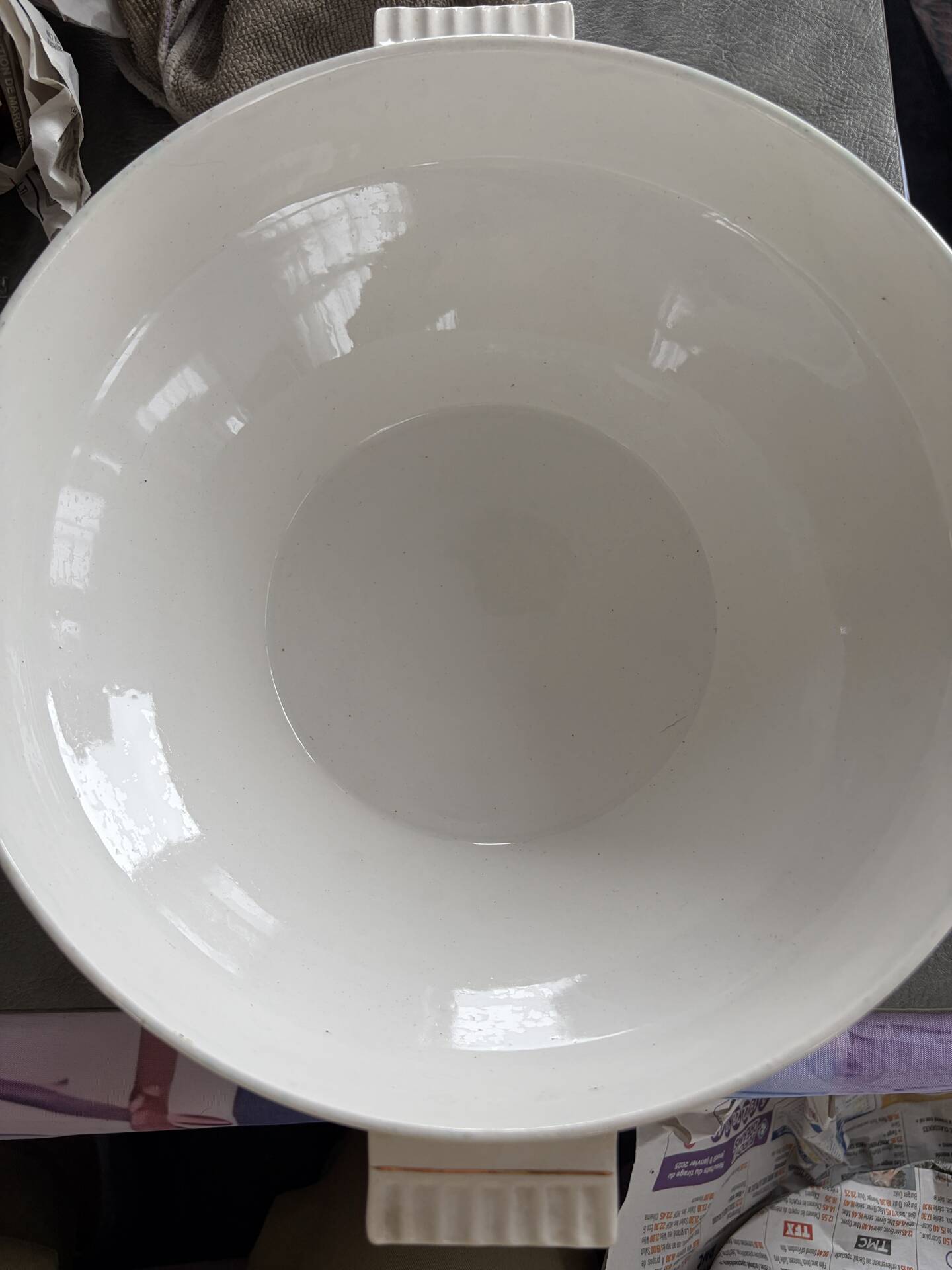 Vintage soup tureen with Art Deco flowers, opaque porcelain, Versailles.