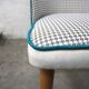 Chaise vintage pied de poule gris