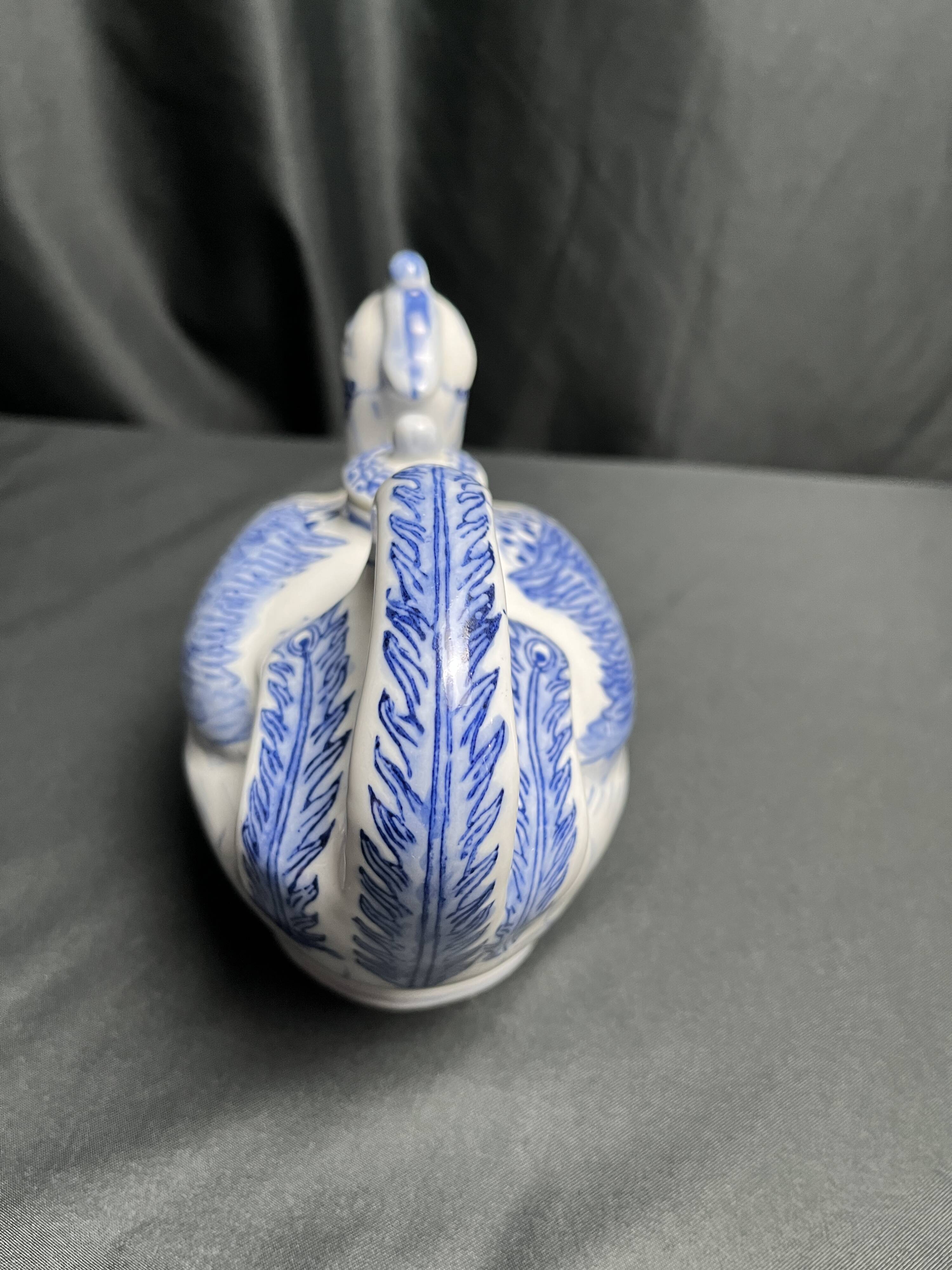 China, hen teapot, white and blue porcelain, 20th century