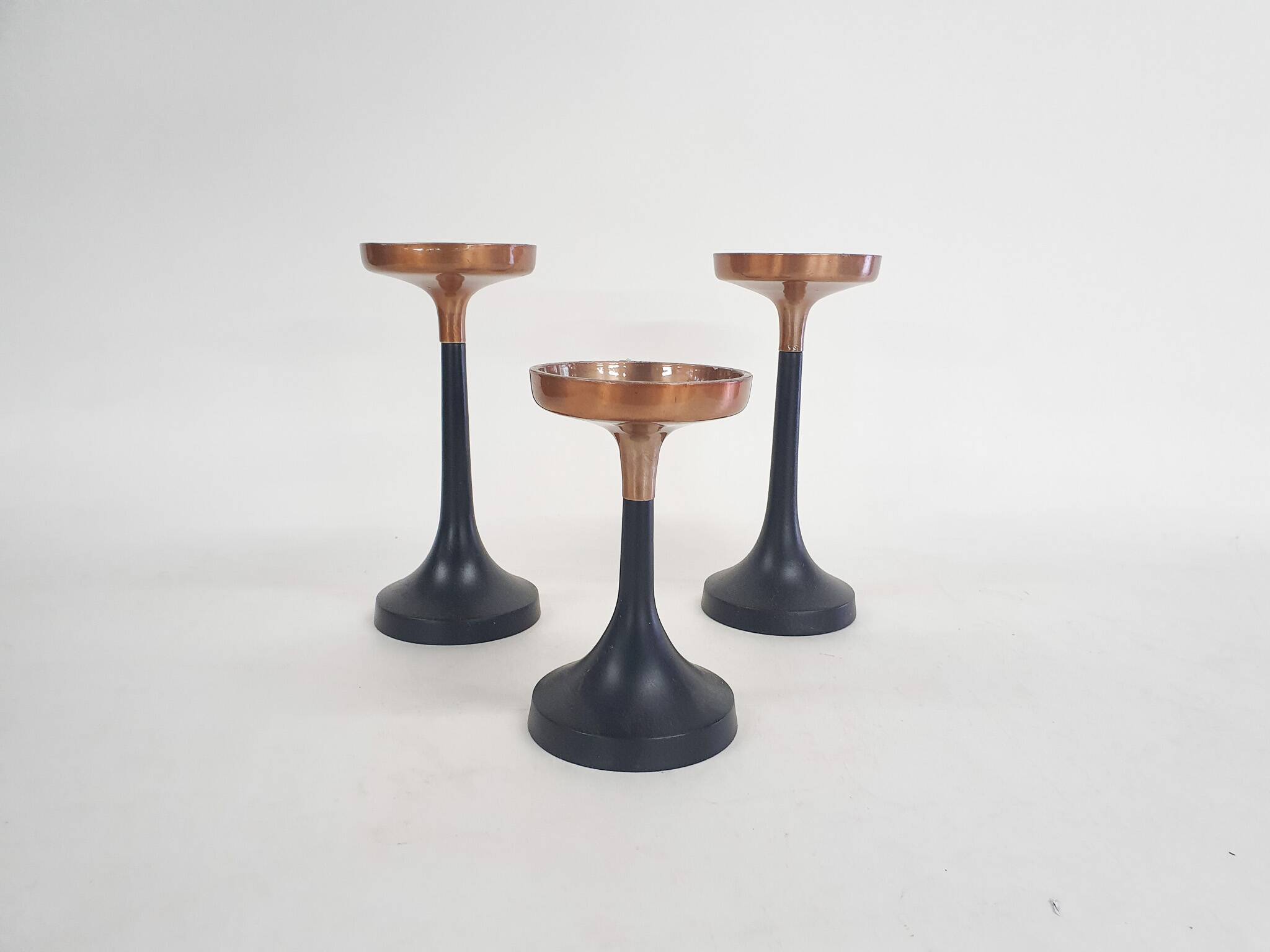 Ensemble de trois bougeoirs design en métal, Danemark