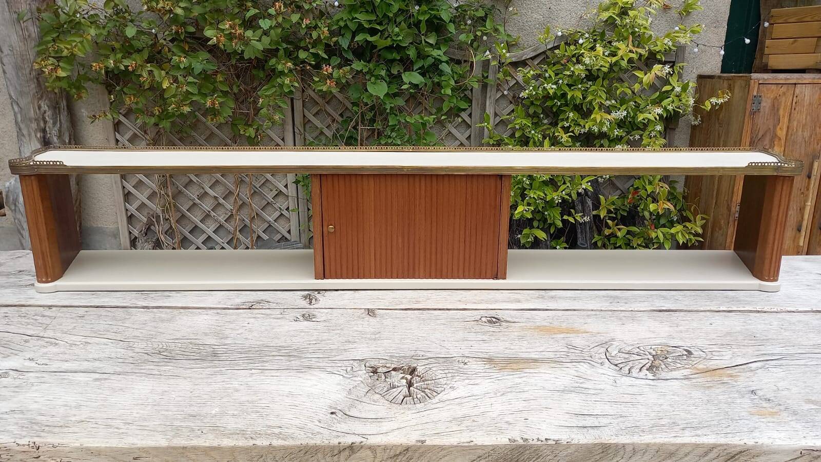 Wall shelf bookcase with brass frieze