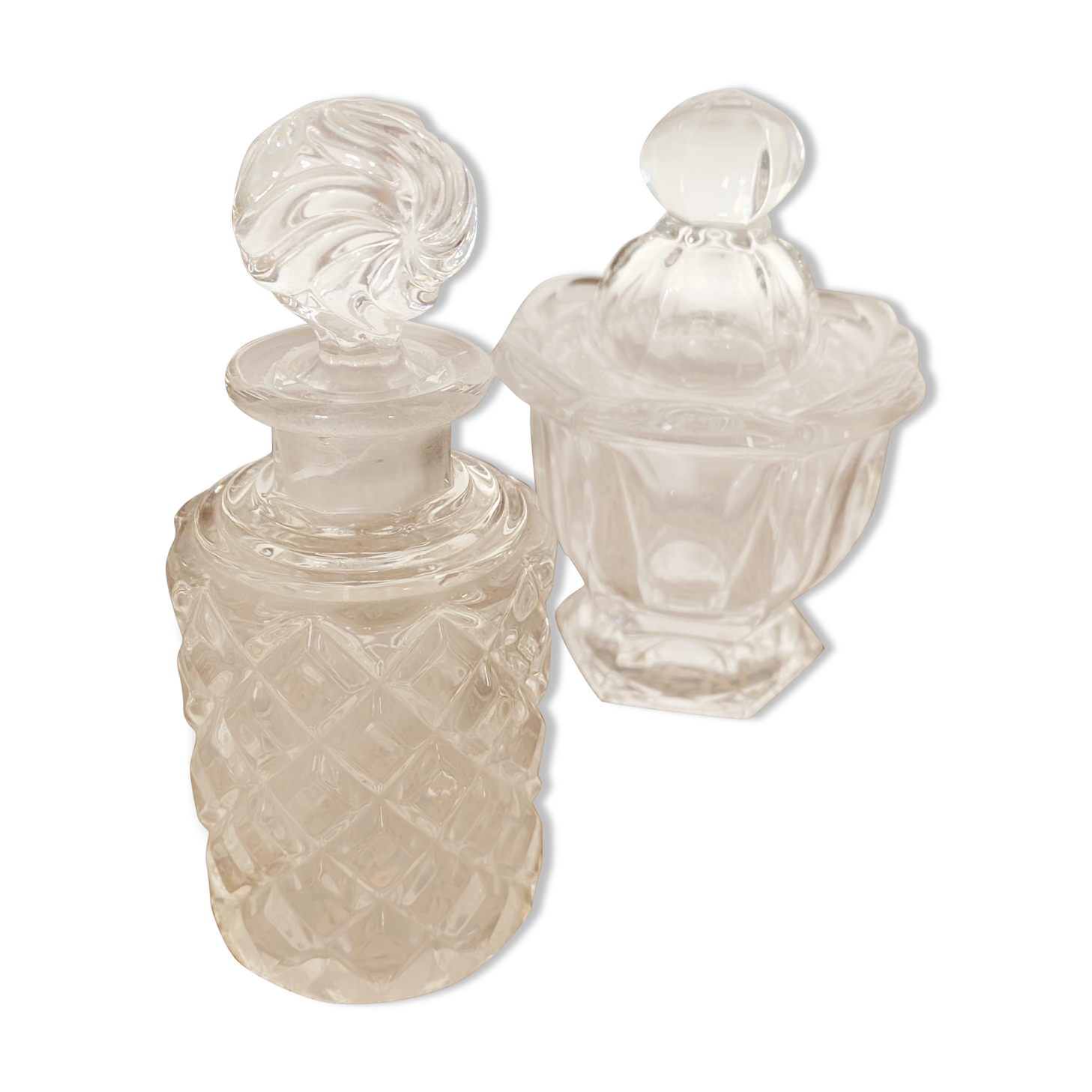 Lot de flacons et bocaux en cristal