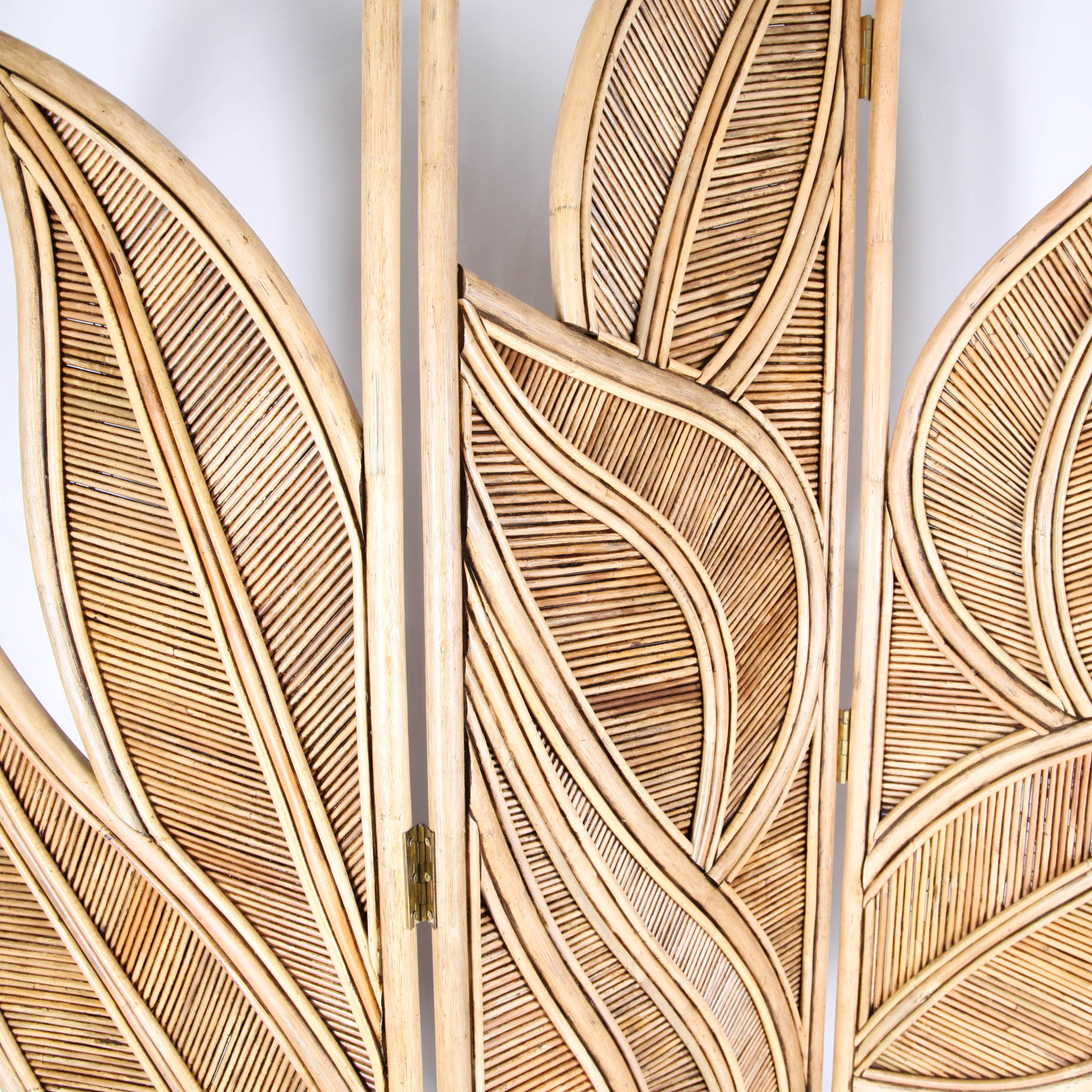 Double-sided rattan screen