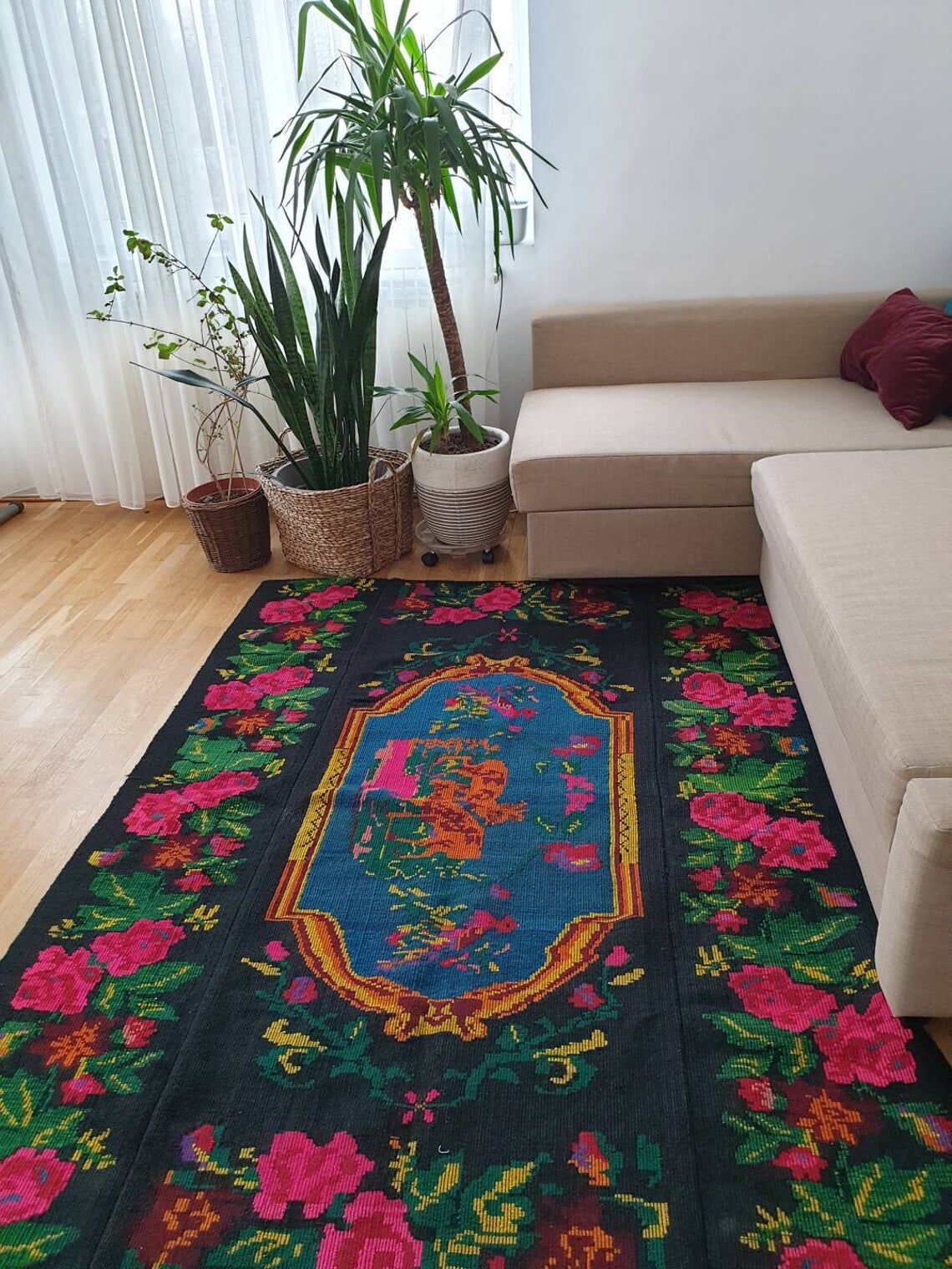 Charming Romanian rug with deers, lovely nature scenery on a floral background 155x205cm