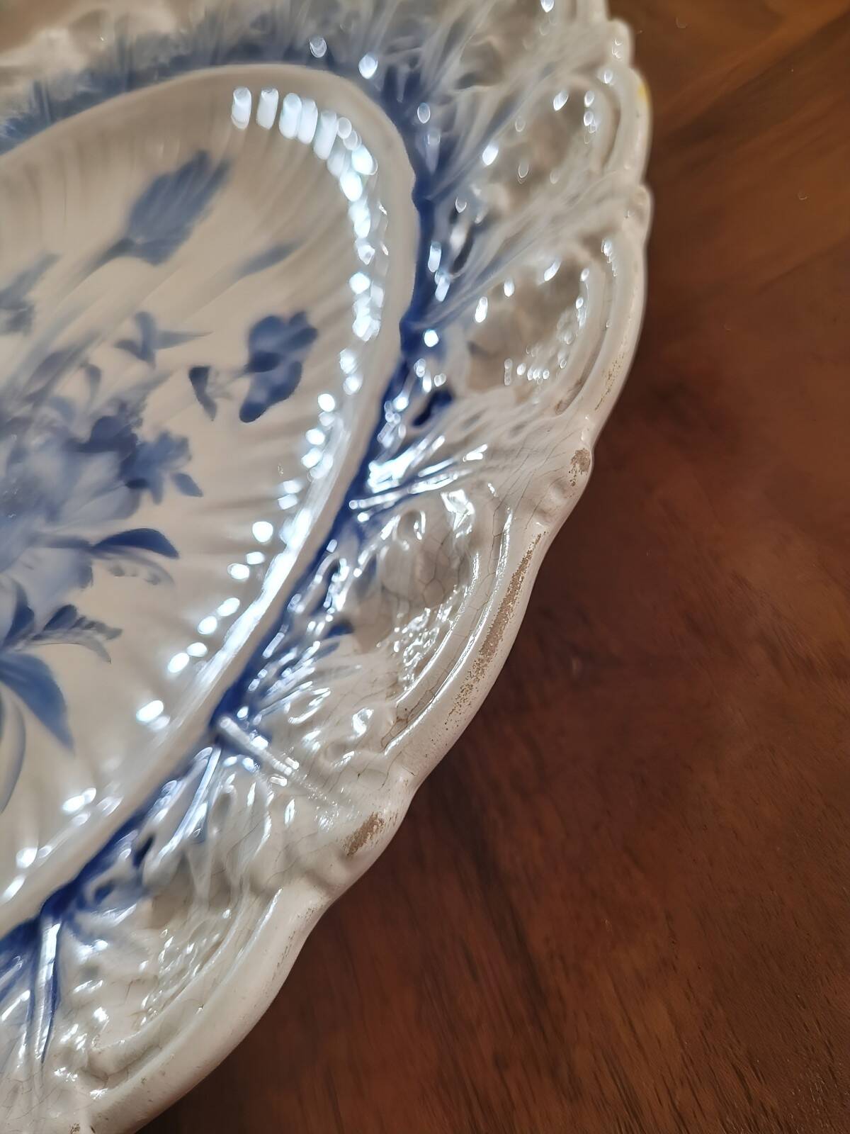 Decorative ceramic plate signed Nove di Bassano