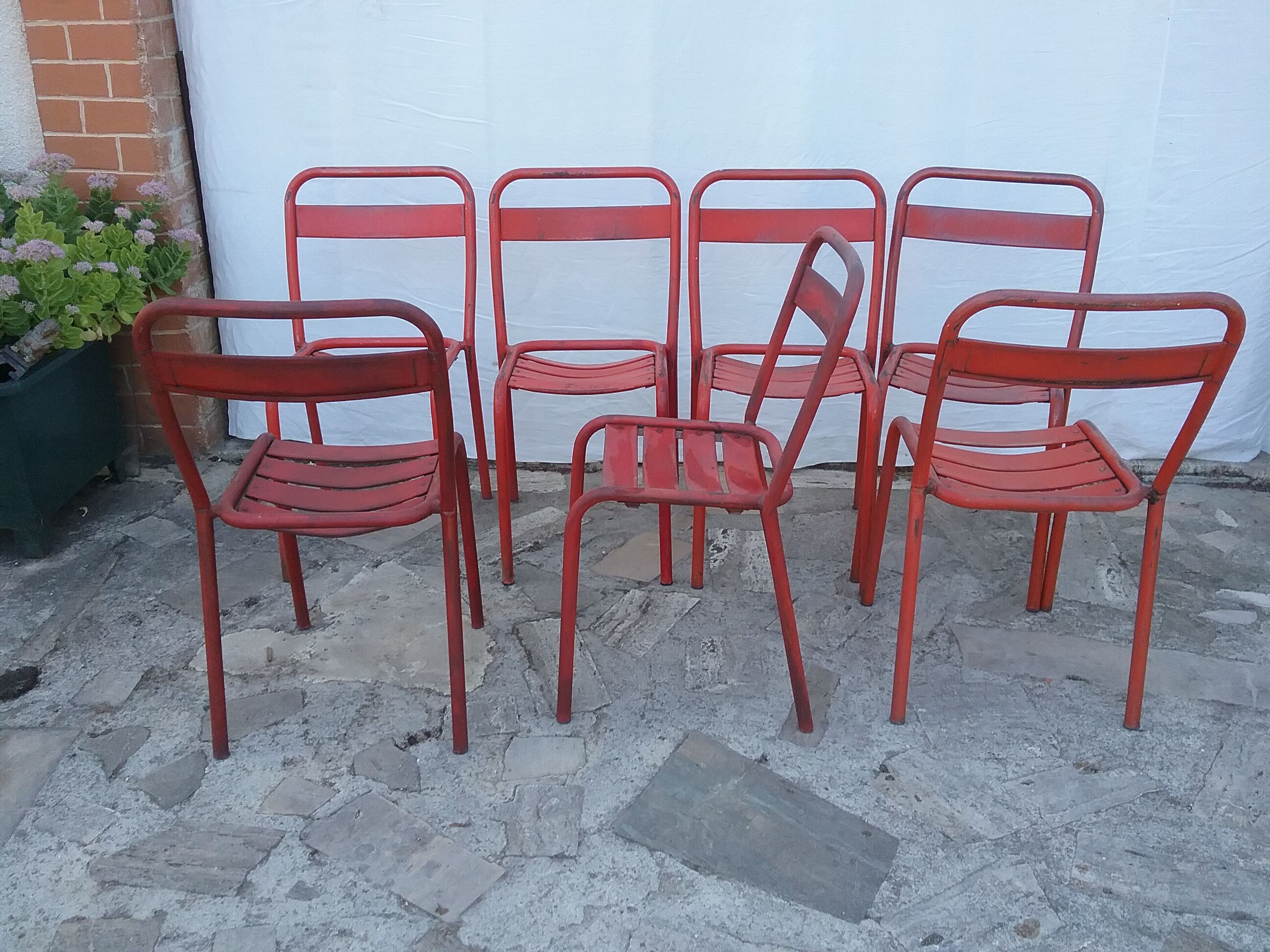 Set of 7 chairs and 1 table Tolix