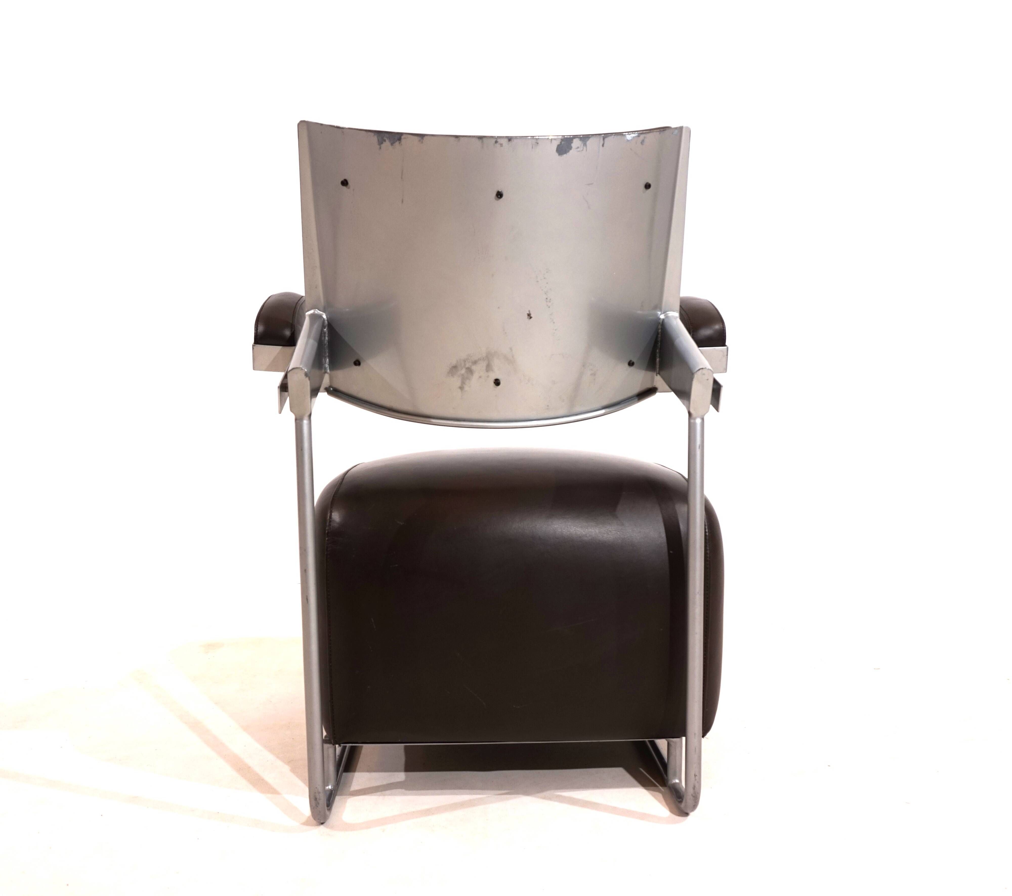 Fauteuil lounge en cuir Oscar pour Inno Oy par Harri Korhonen
