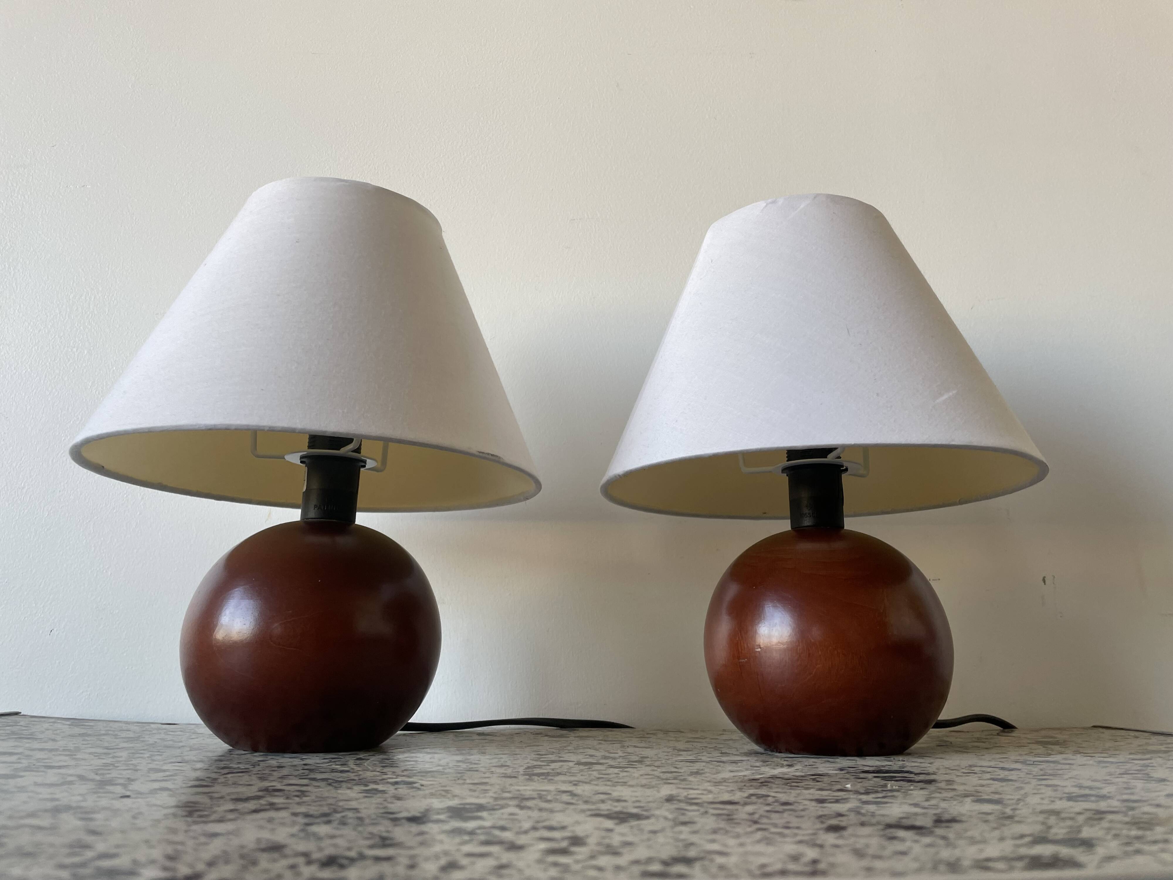 Set of 2 wooden ball lamps