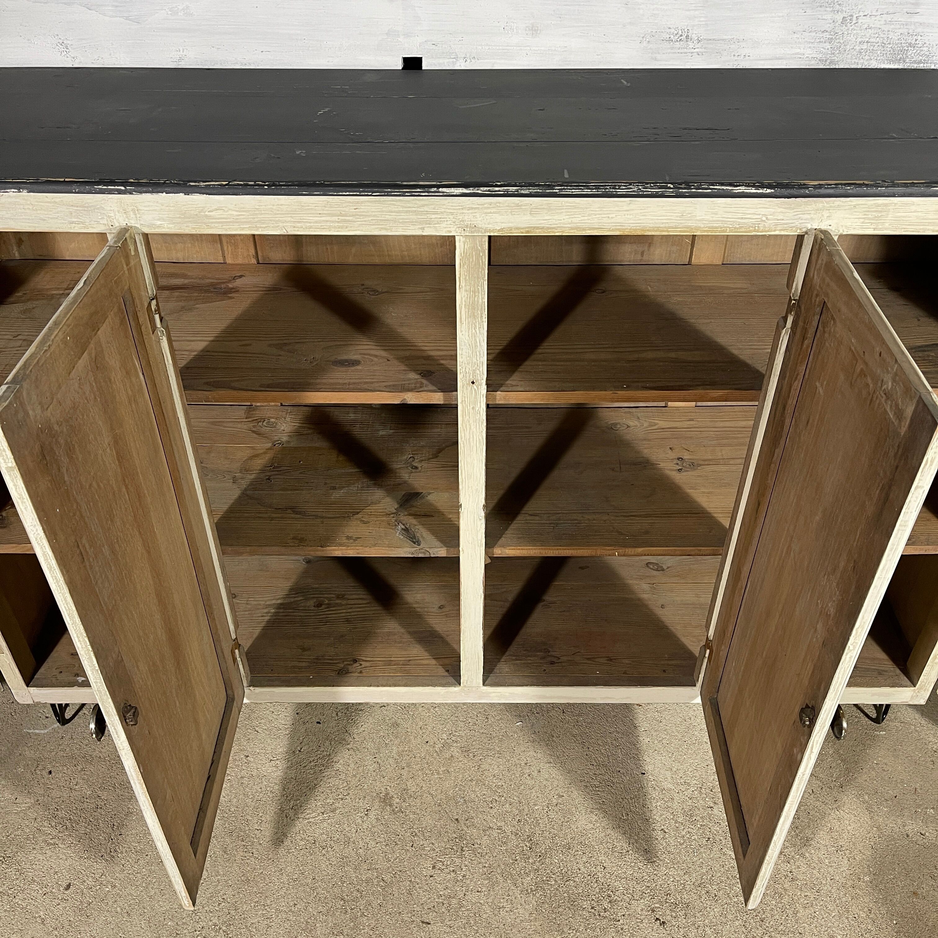 Patinated sideboard 4 doors