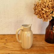 Pichet vintage en céramique crème esprit campagne chic
