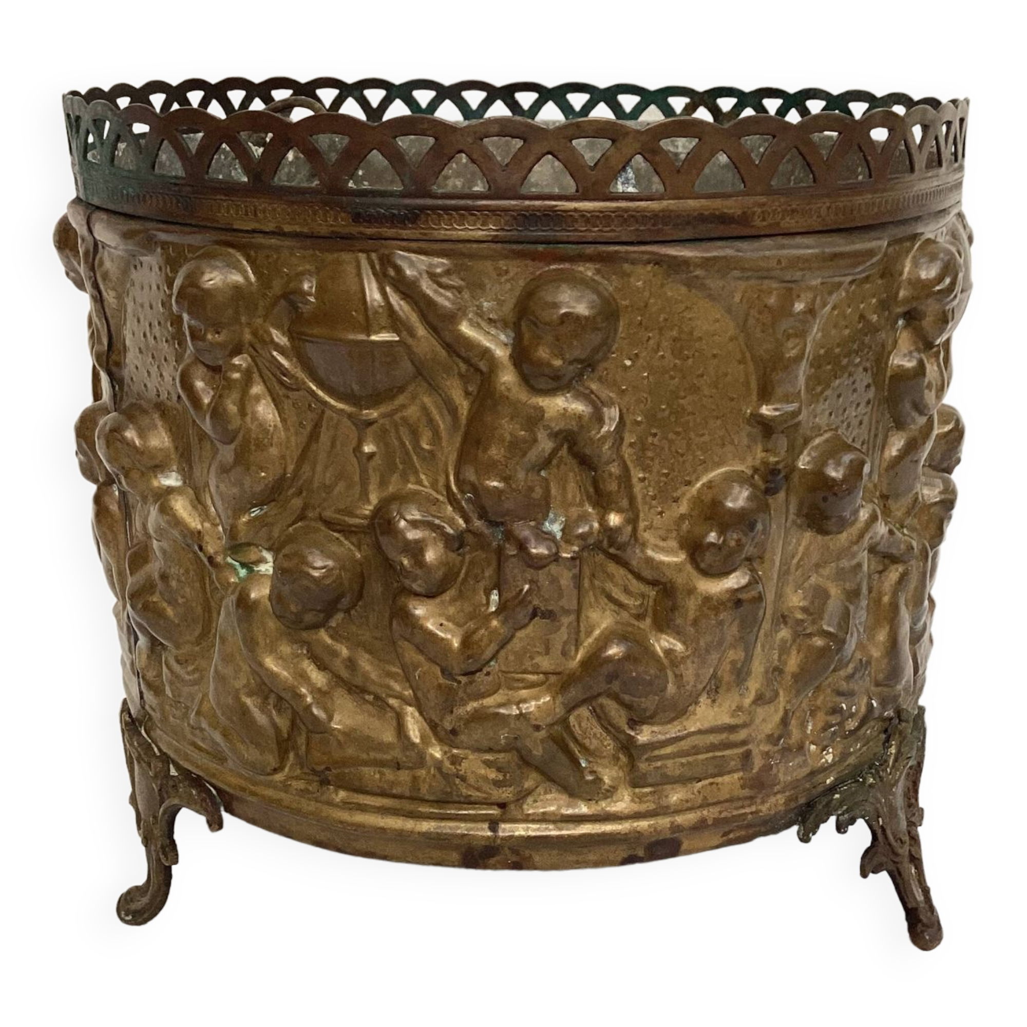 Old hidden pot in copper and zinc dimension: height -9 cm- diameter -0.5cm-
