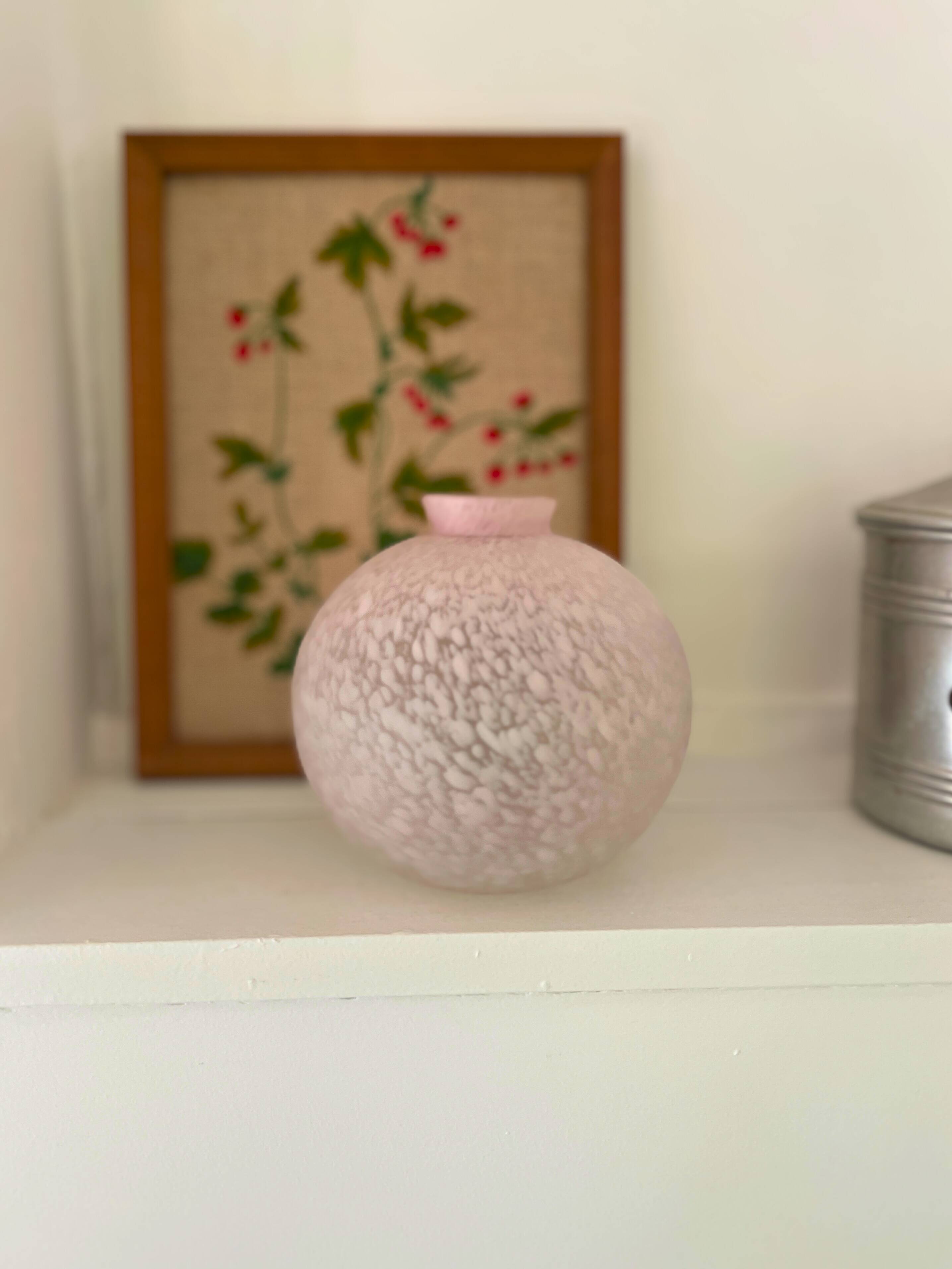 Speckled ball glass vase