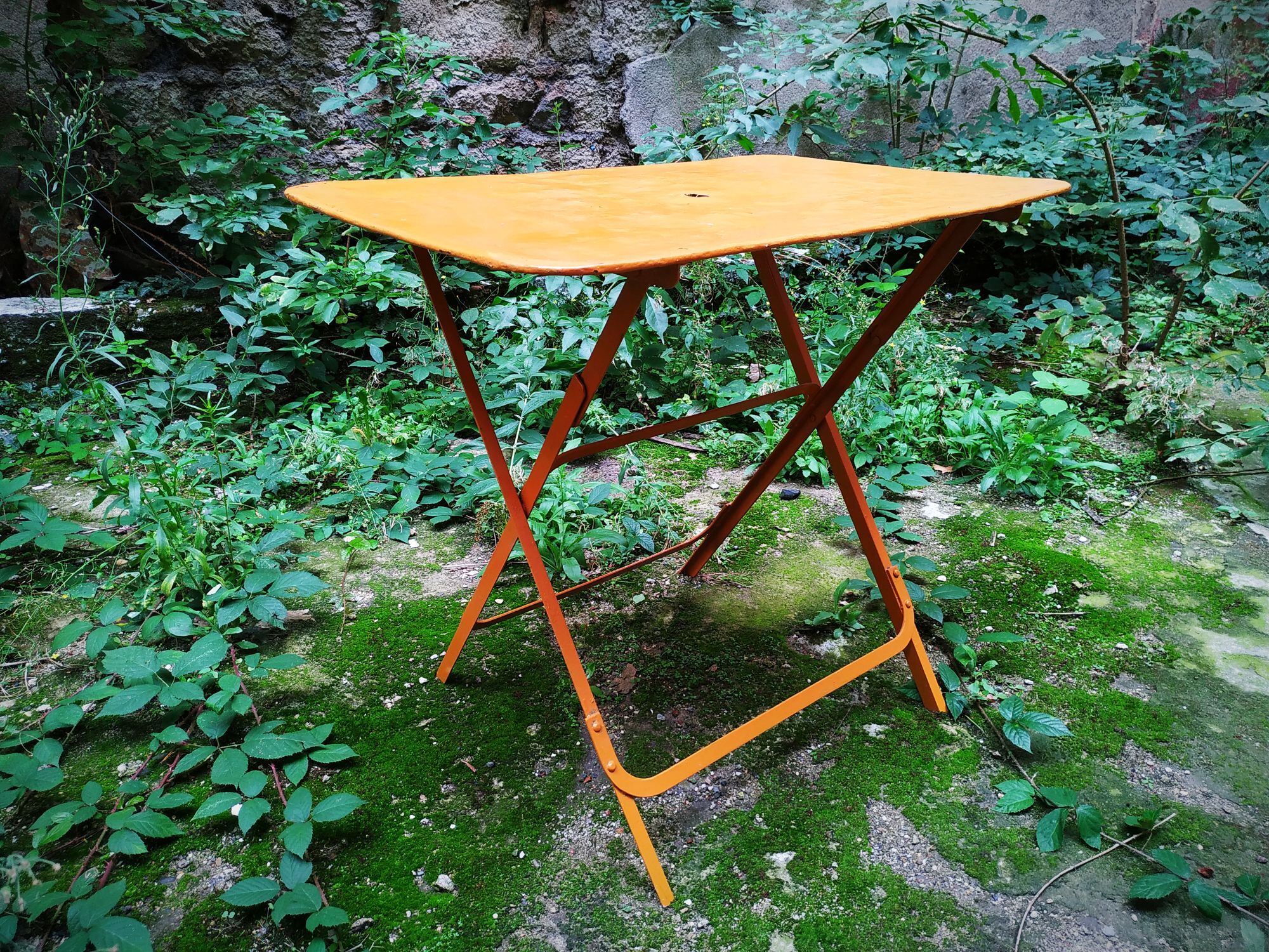 Metal folding garden table