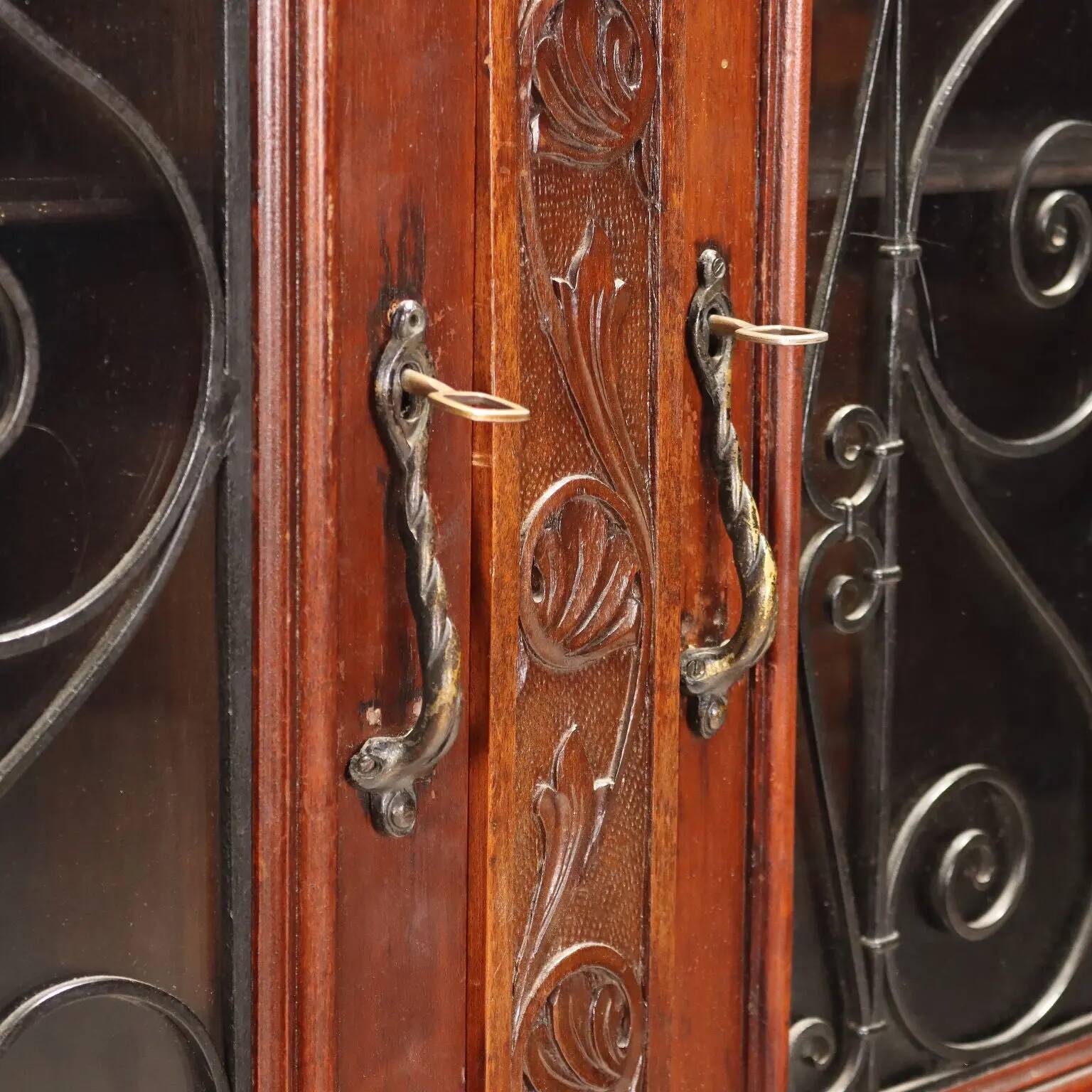 Bibliothèque ancienne style néo-Renaissance en noyer XXe siècle