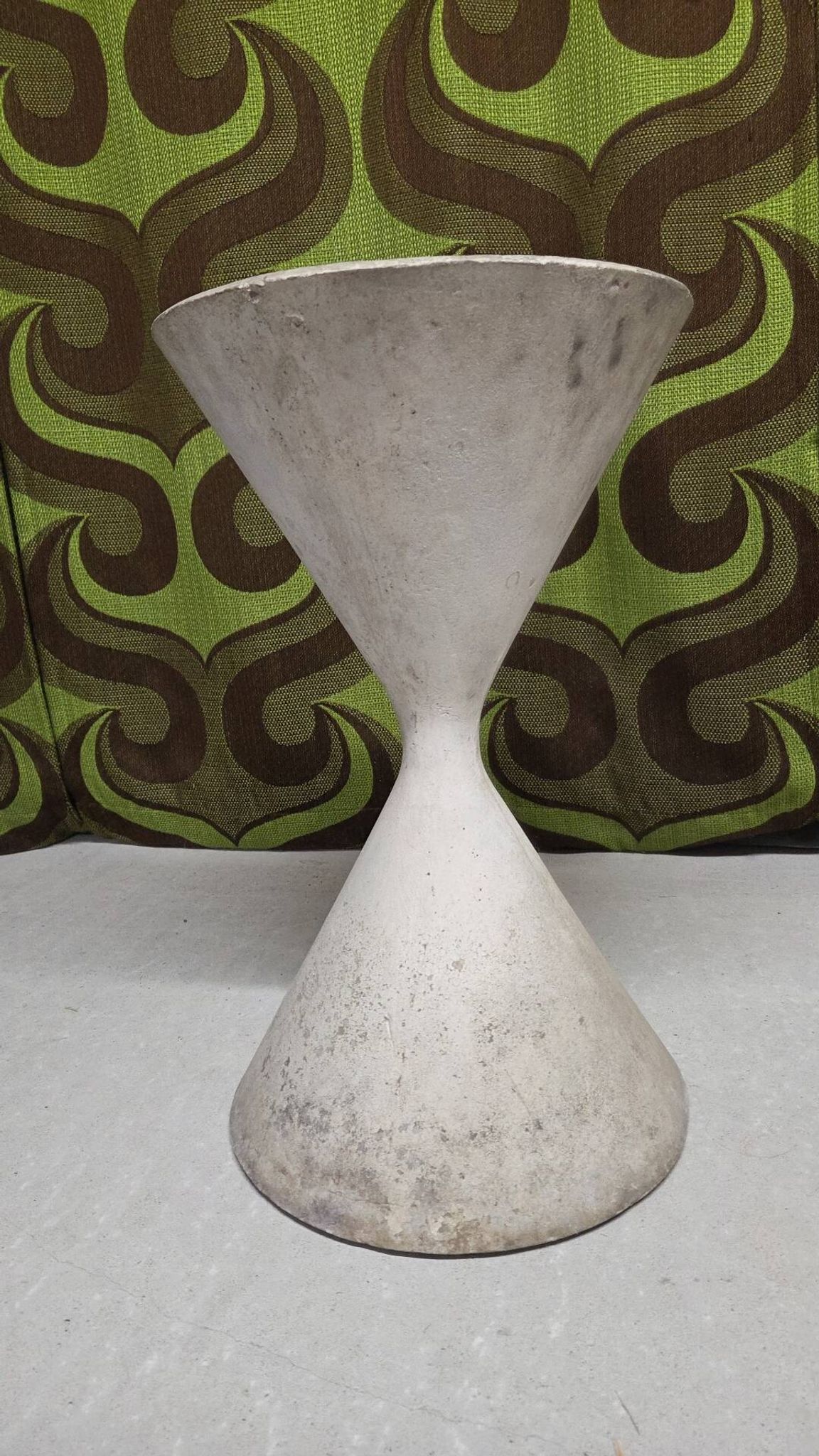 "Diabolo" planter in fibreglass by Willy Guhl for Eternit 1950