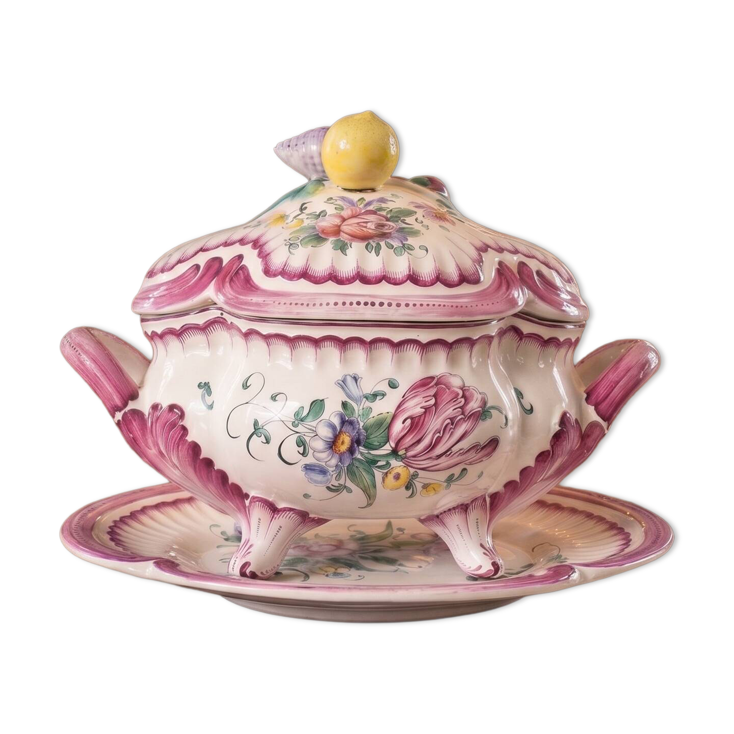 Soup tureen in earthenware