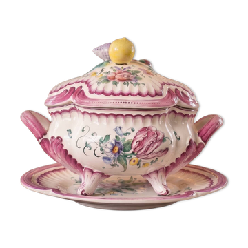 Soup tureen in earthenware