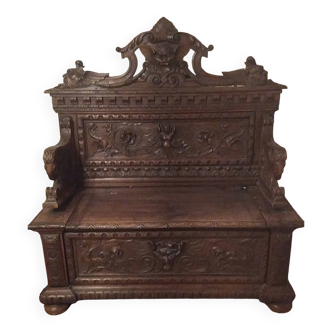 Banc coffre Gothique d'église en chêne sculpté