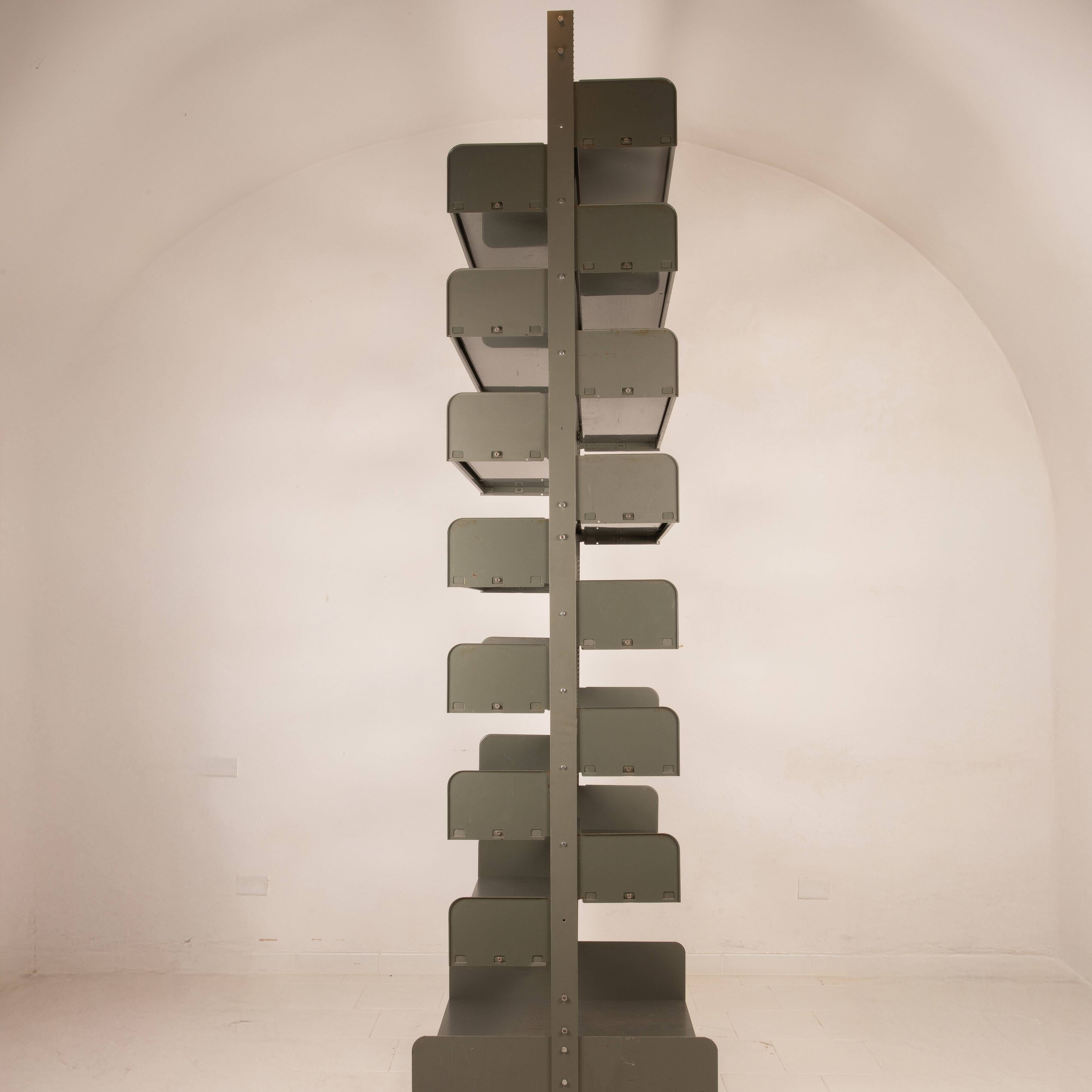 Congresso XL bookcase produced by Lips Vago