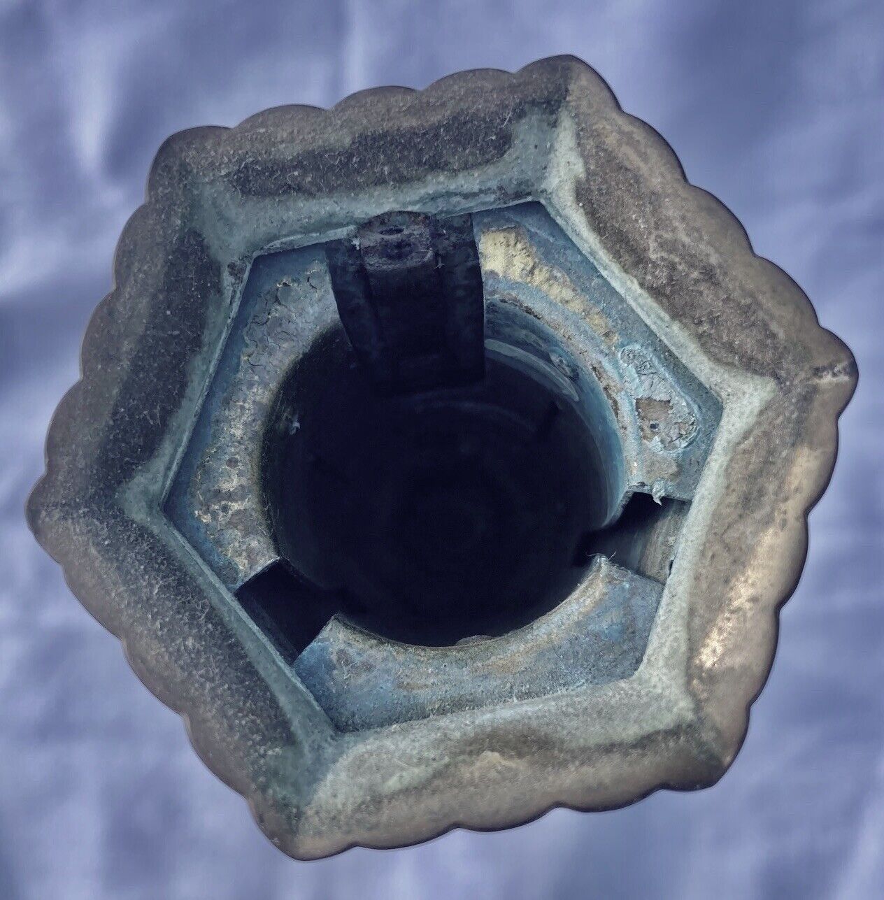 Table lighter antique