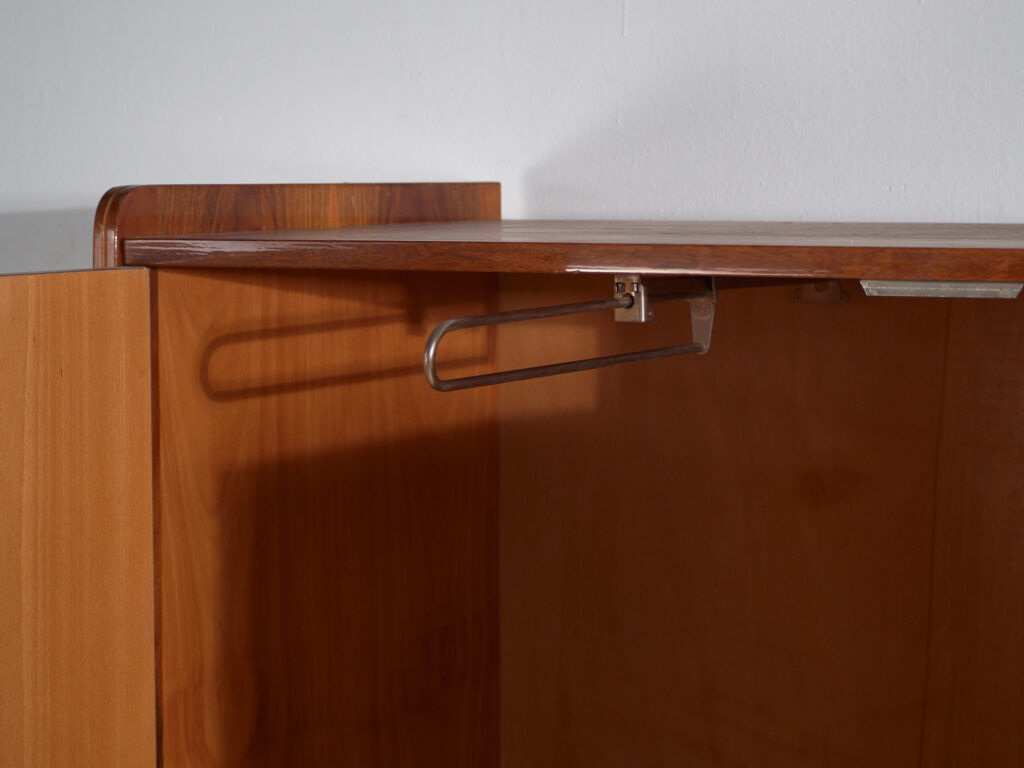 Armoire mid-century en palissandre – Tchécoslovaquie, attribuée à Pravánec, années 1950