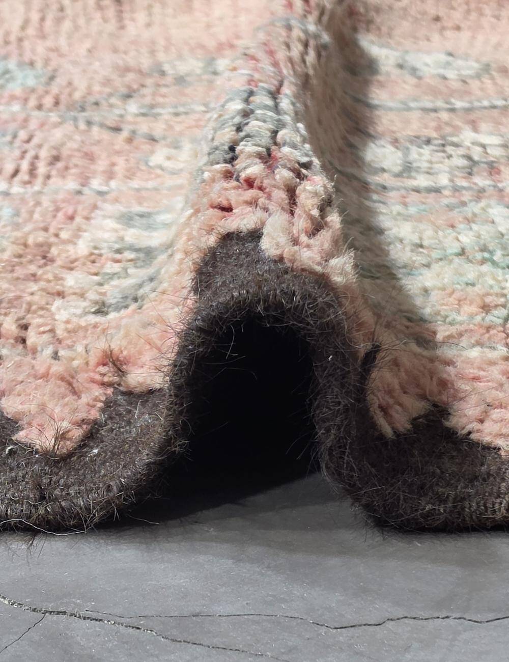 Vintage pink rug - 370 x 170 cm