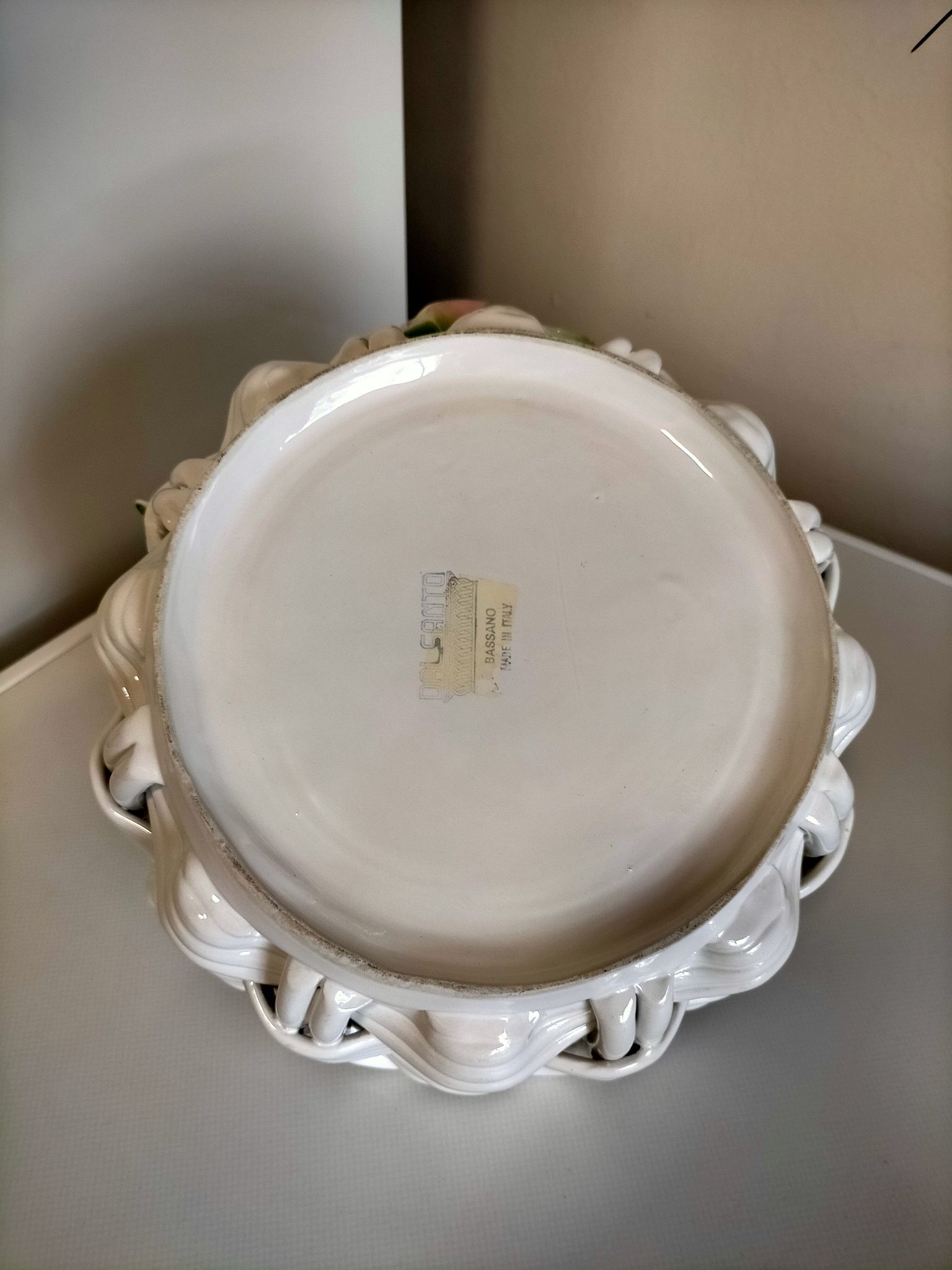 Plat en céramique tressée