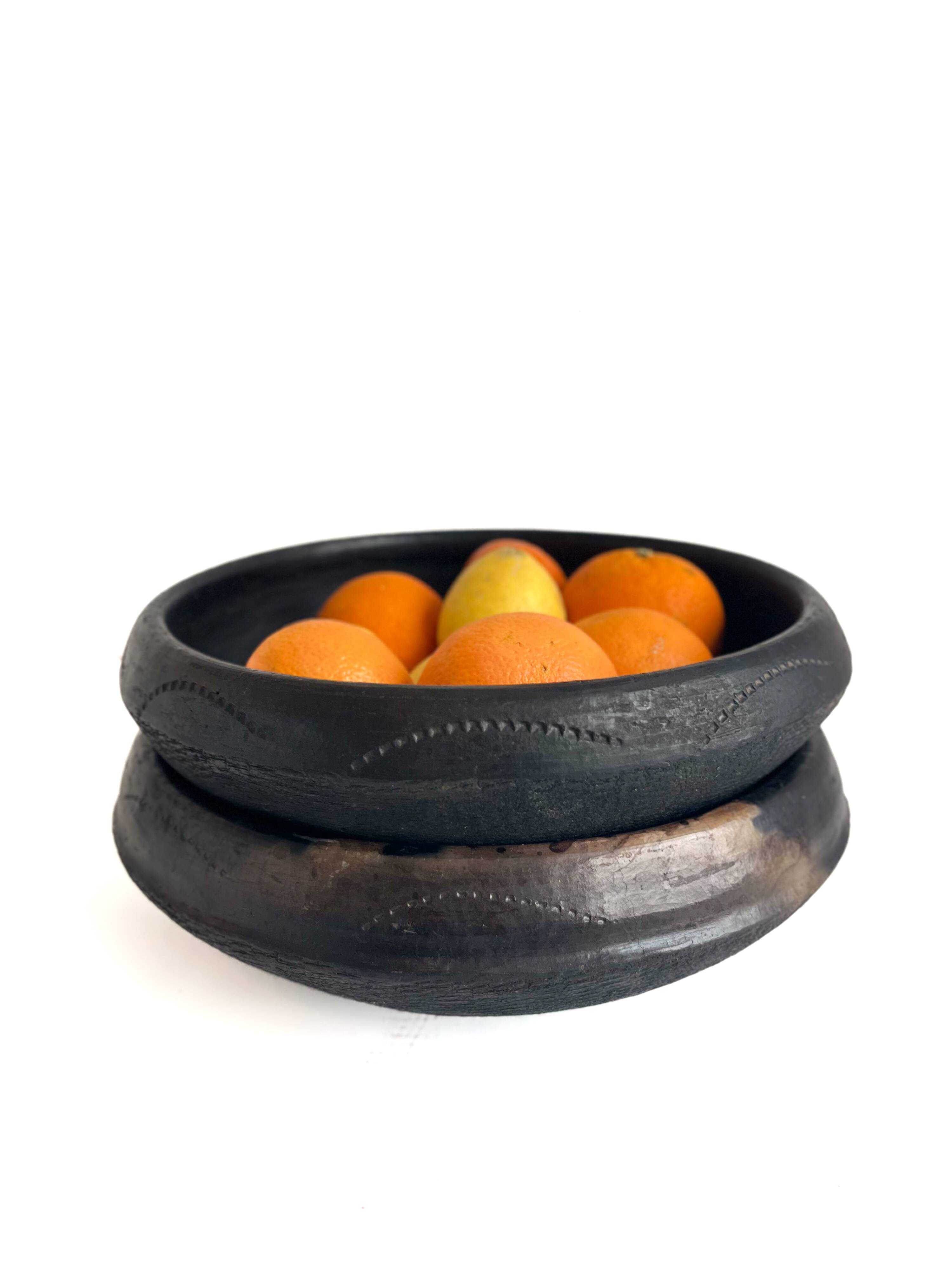 Plat Abron "Kânâh" in smoked terracotta | Ø 31cm diameter