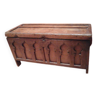 Kabyle chest