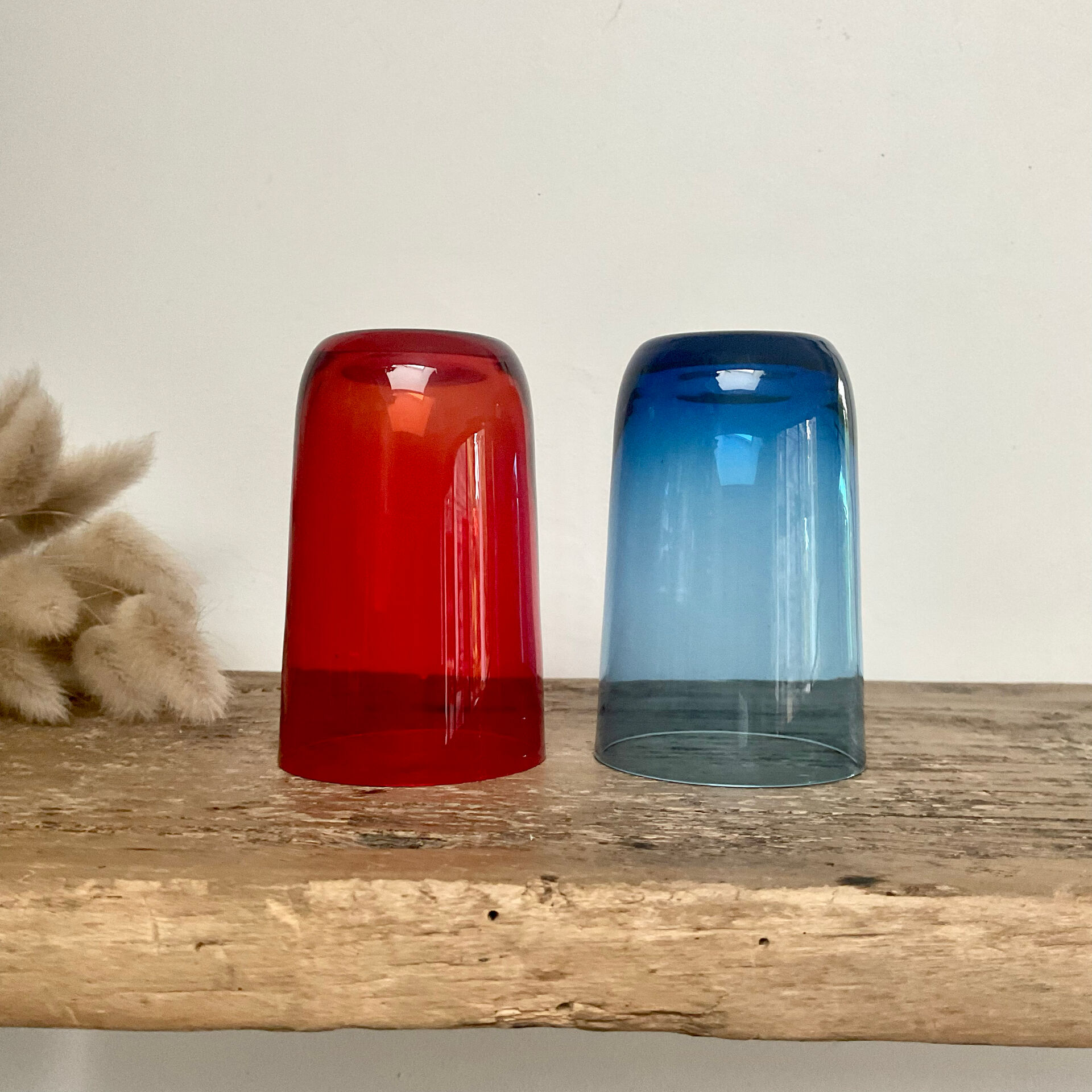 6 vintage coloured glasses