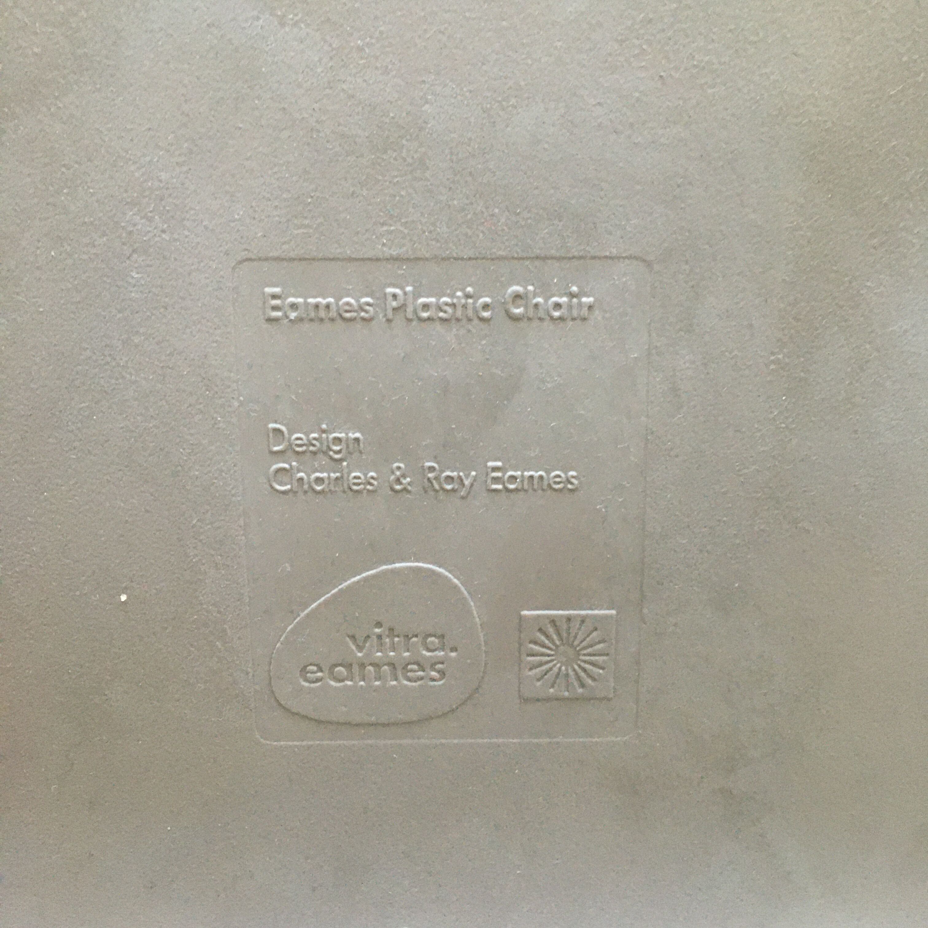 Chair Eames plastic DSR Vitra