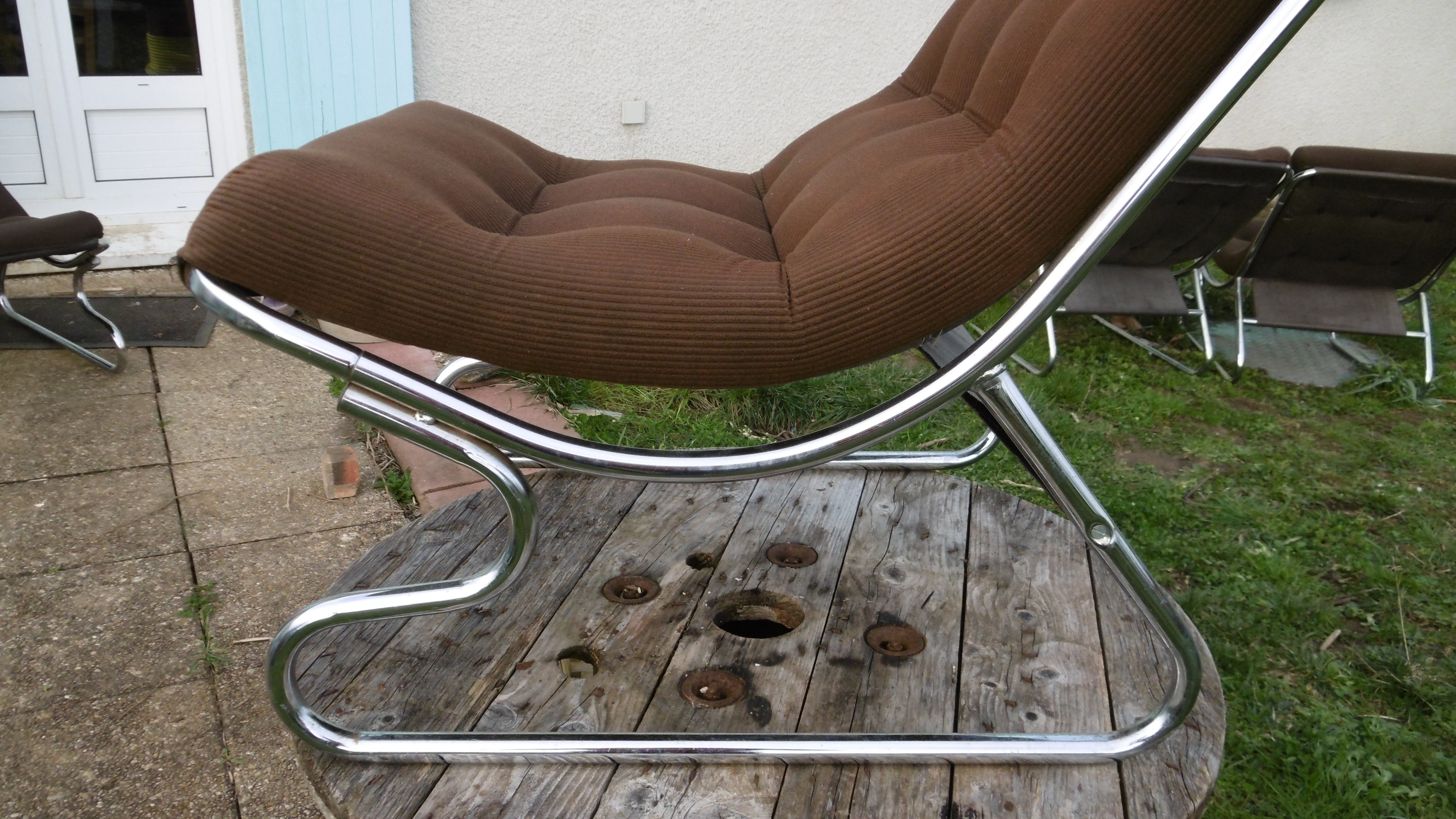 Chair tubular in Brown velvet of the 1970s