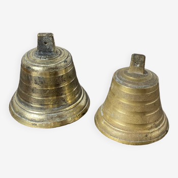 Anciennes cloches en bronze